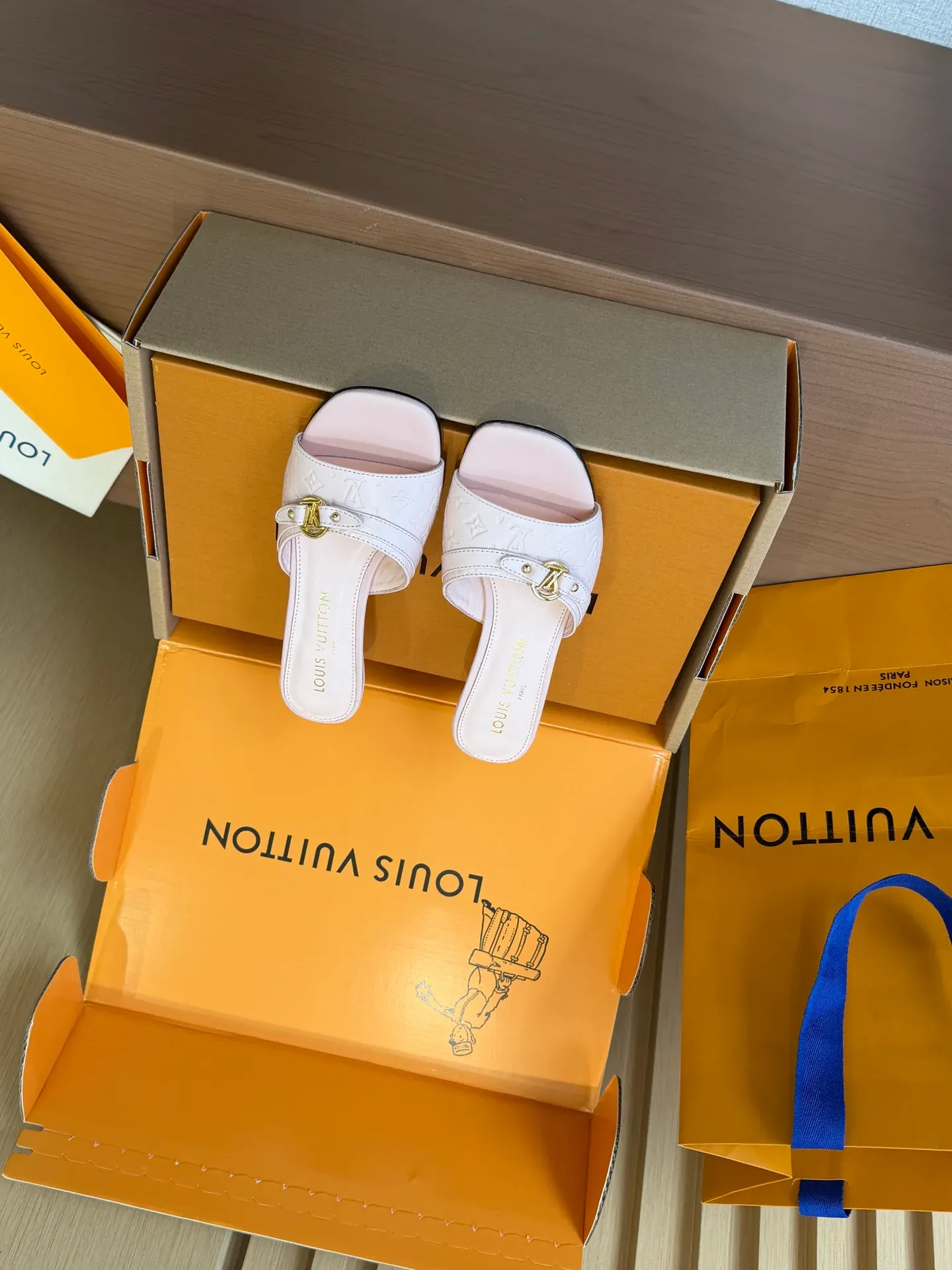 Босоножки Женские Louis Vuitton 796116