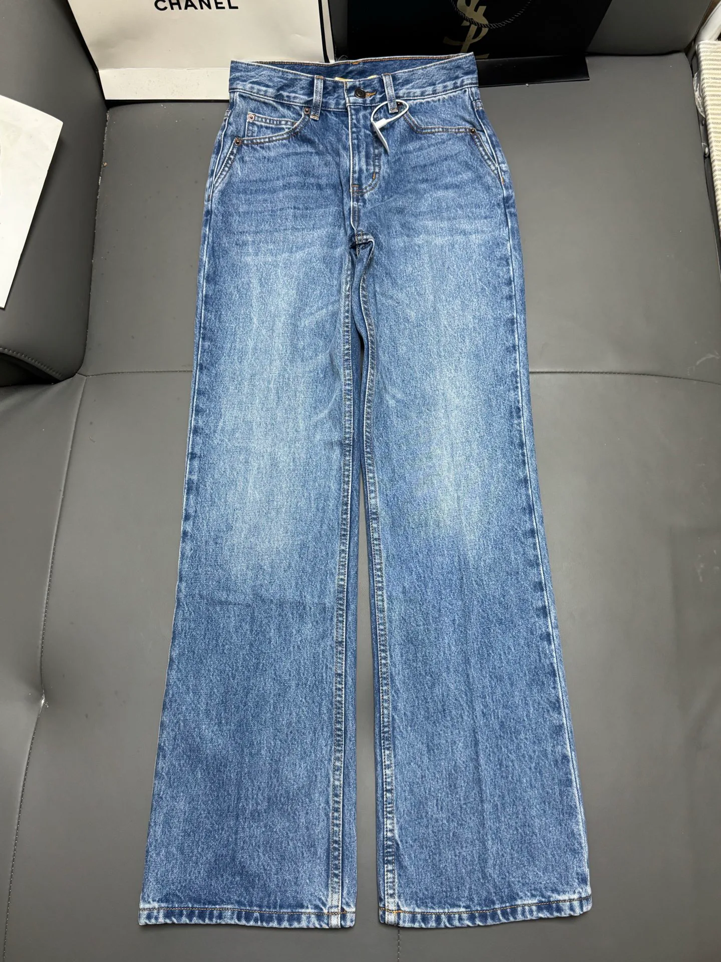 Джинсы Женские Saint Laurent 18174695