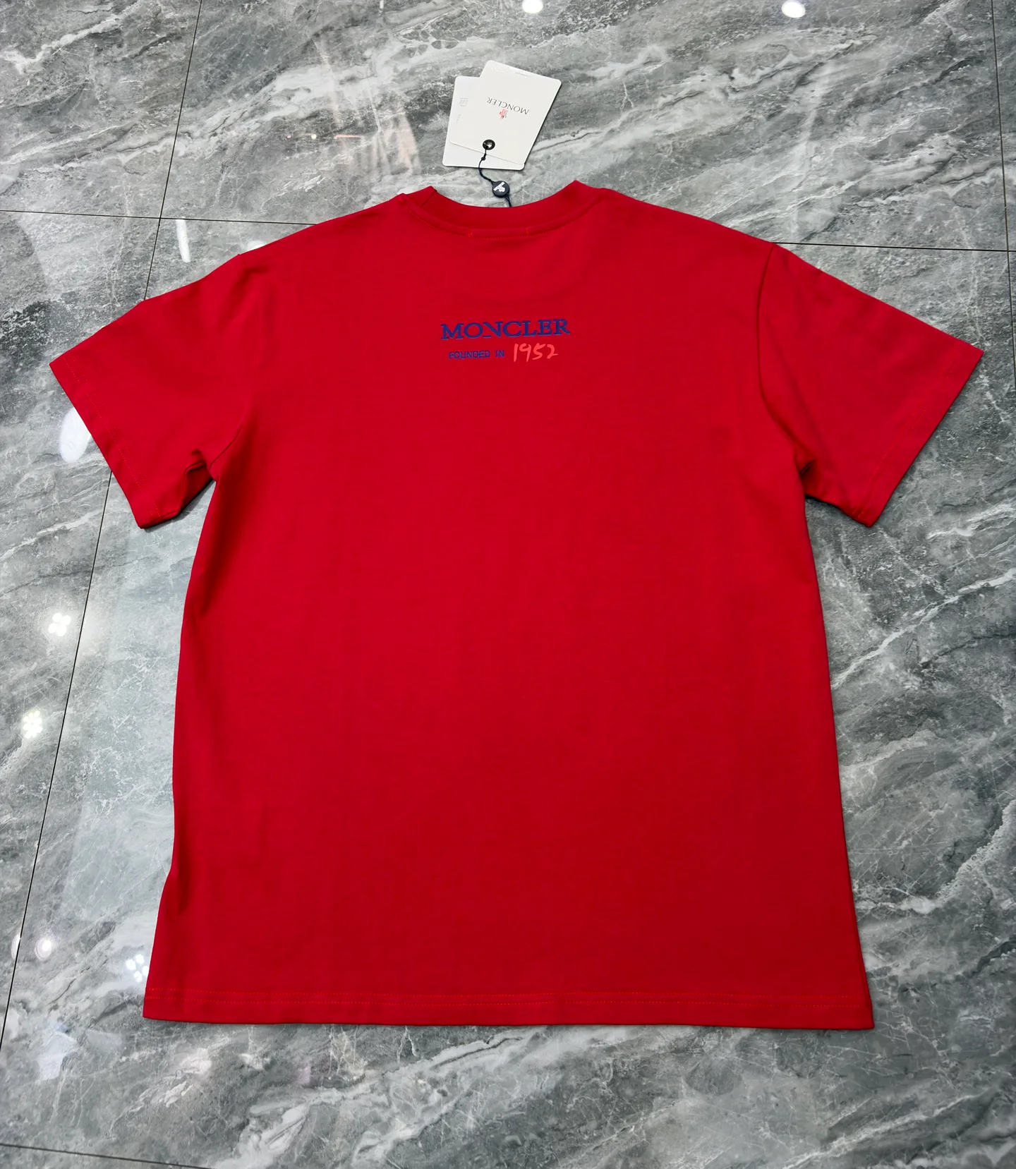 Футболки Женские Moncler 11424371