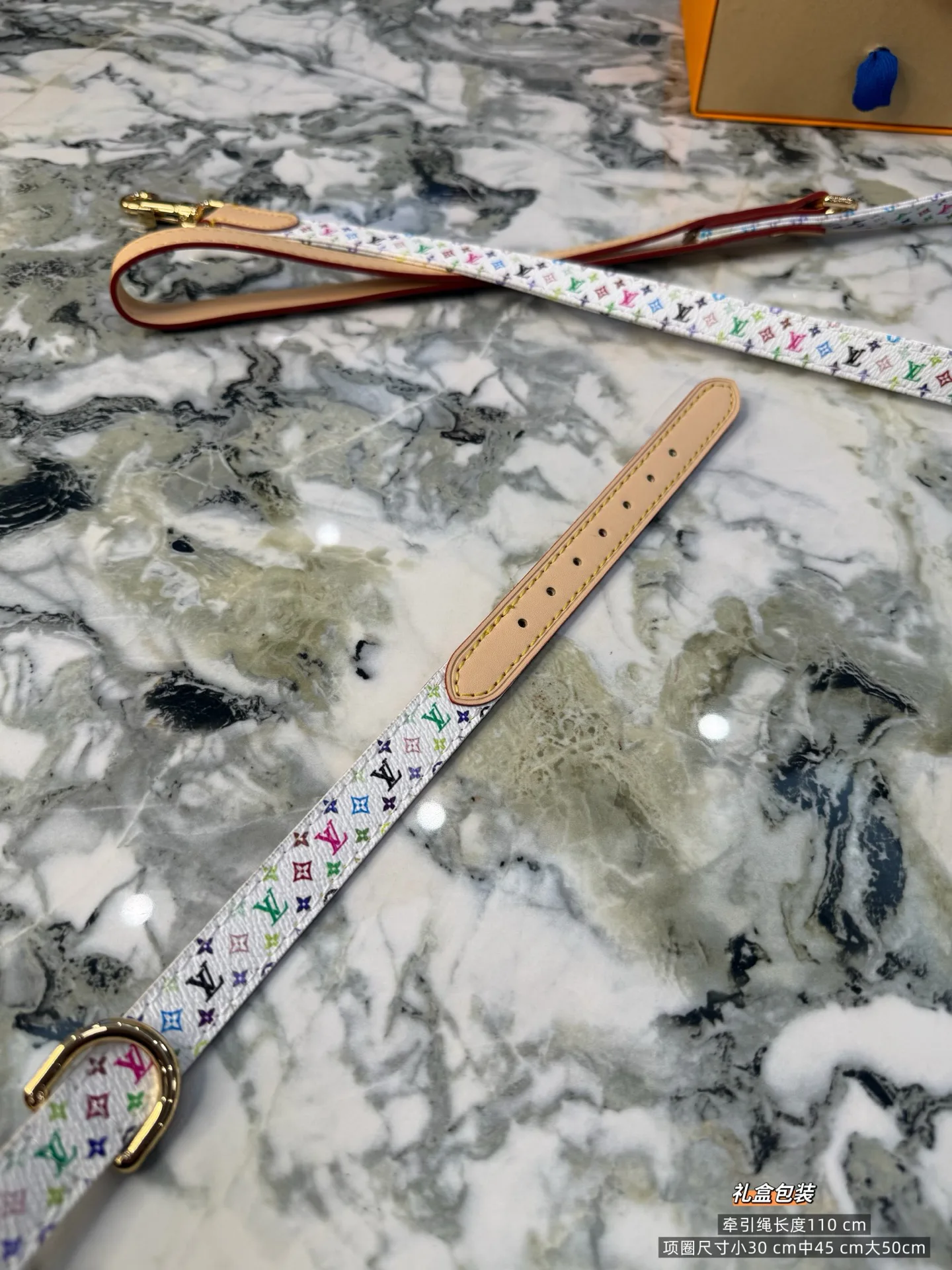 Текстиль Louis Vuitton 11888359