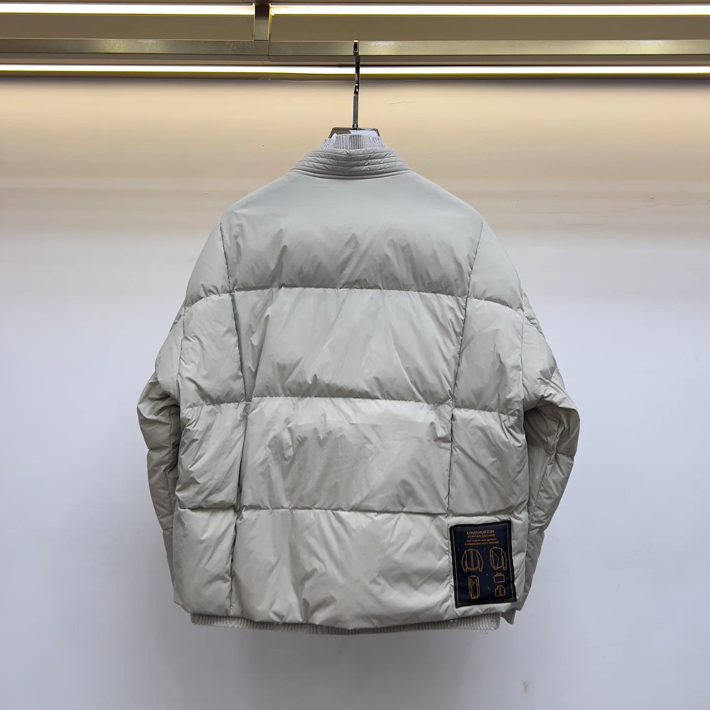 Куртки И Пуховики Женские Louis Vuitton 844070