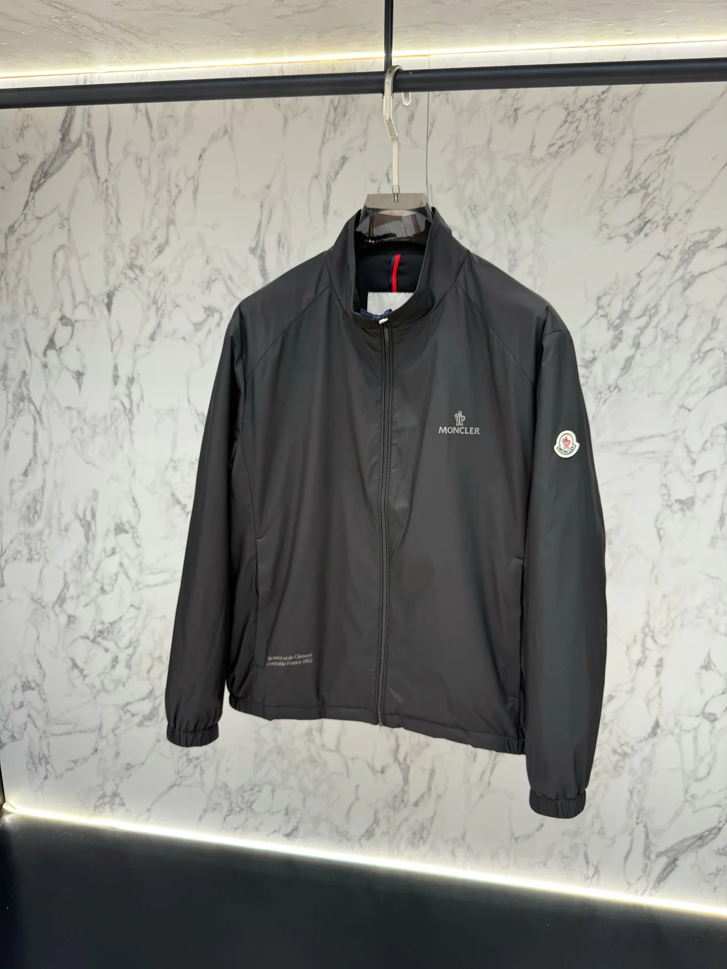 Куртки И Пуховики Мужские Moncler 17944102
