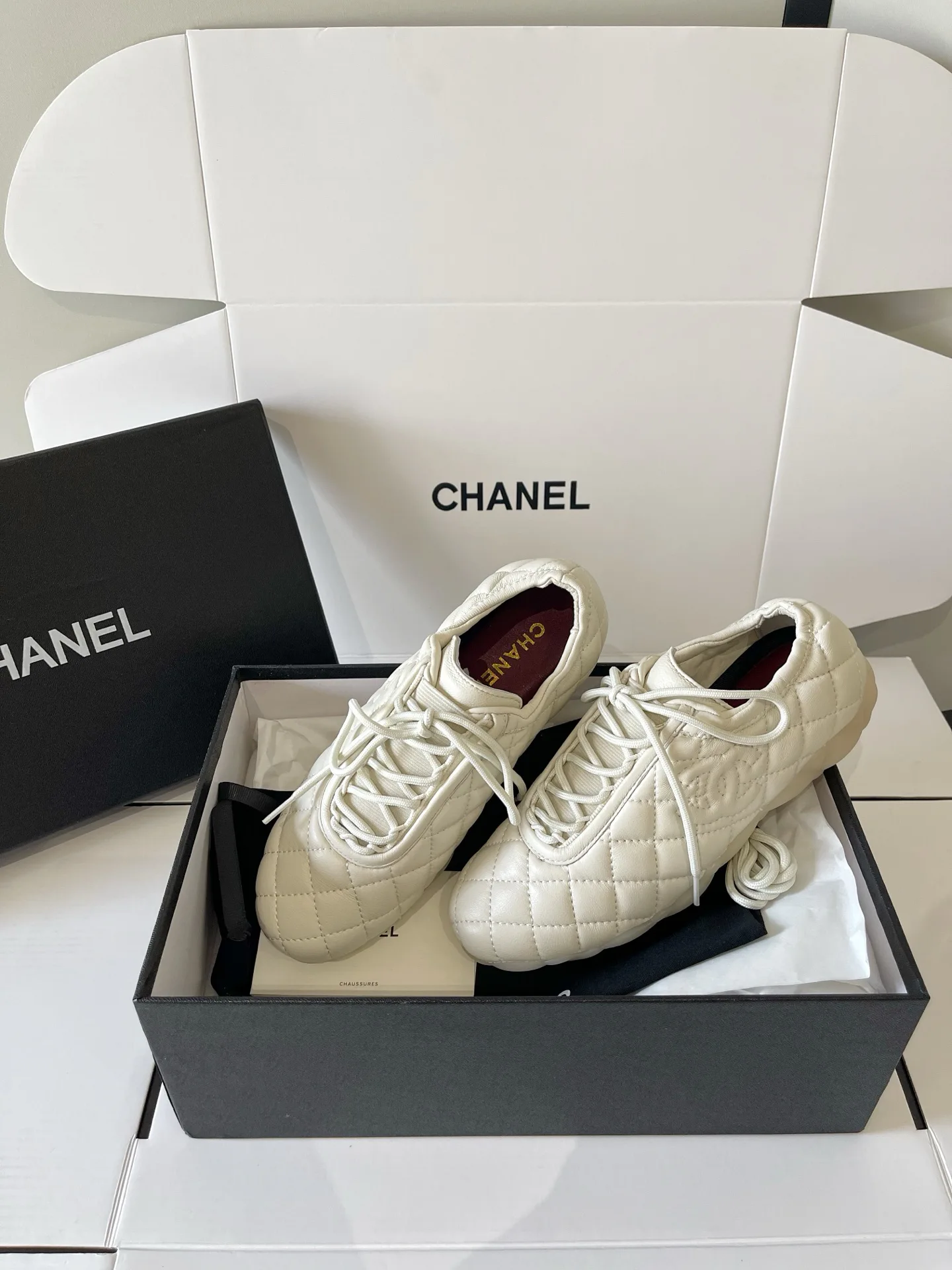 Кроссовки Женские Chanel 18437955