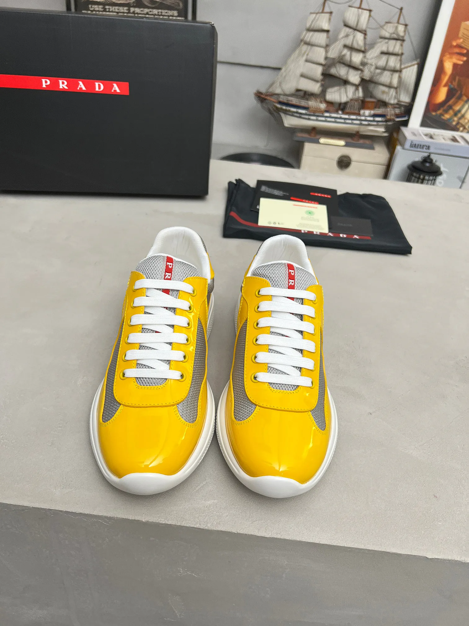 Кроссовки Женские Prada 931592