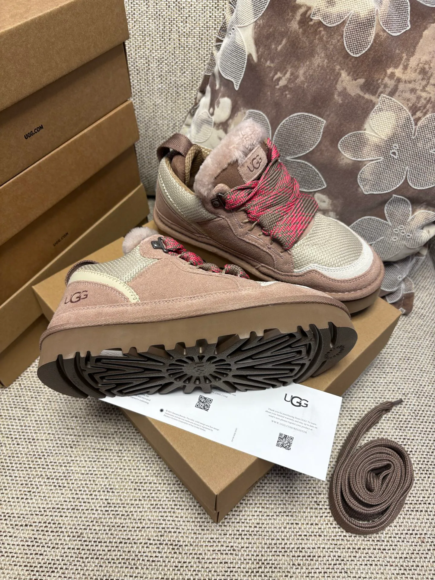 Кроссовки Женские Ugg 18104027