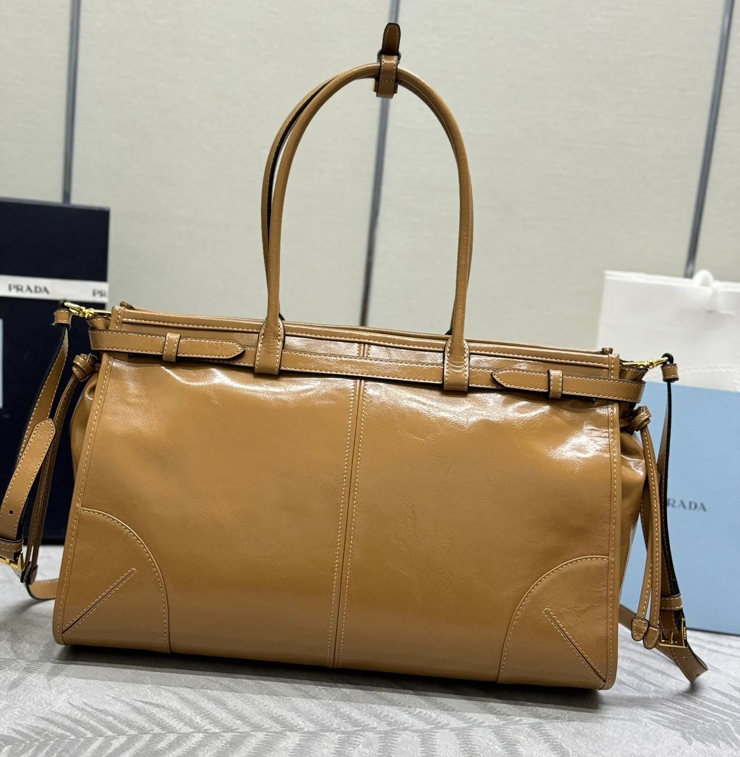 Классические Сумки Женские Prada 11462536