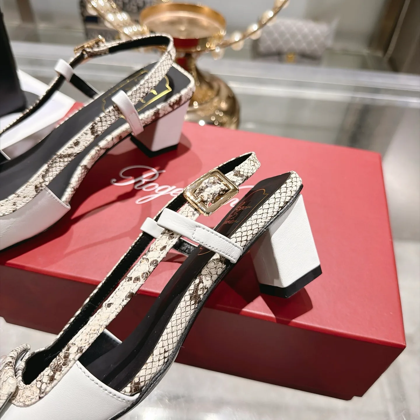 Босоножки Женские Roger Vivier 18844843