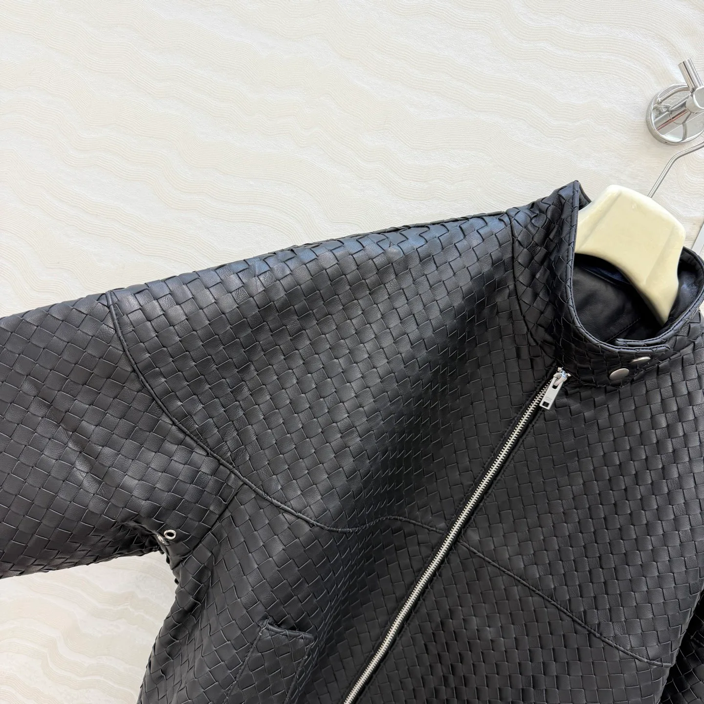 Кожаные Куртки И Дублёнки Женские Bottega Veneta 18922540