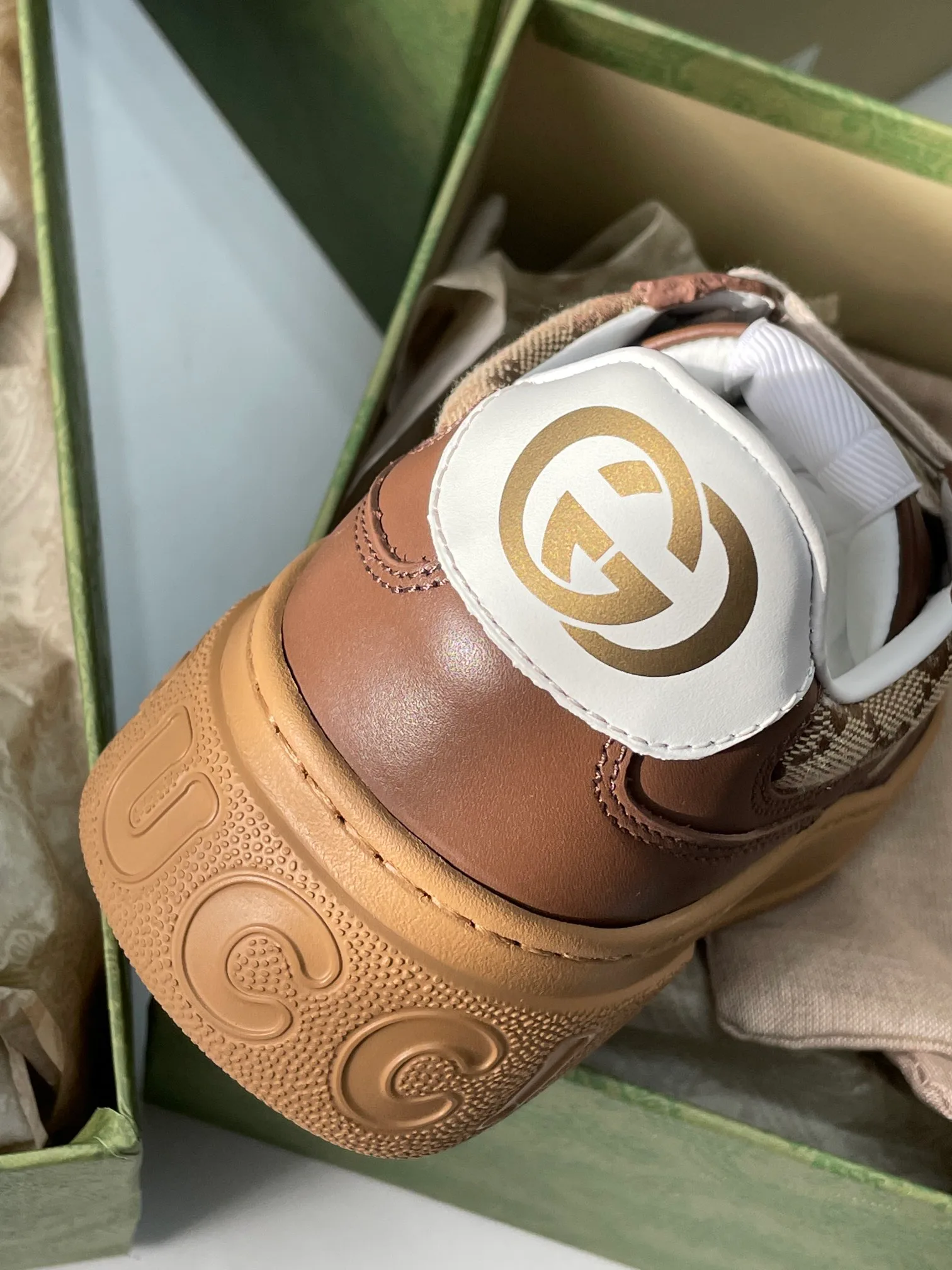 Кроссовки Женские Gucci 19980221
