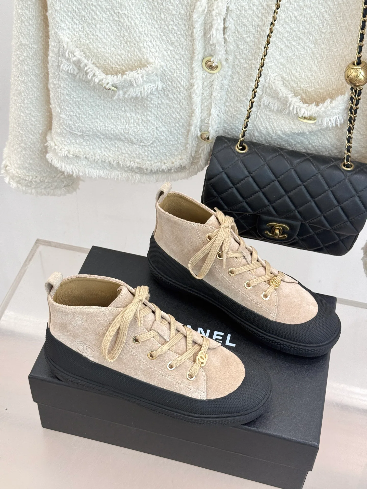 Кроссовки Женские Chanel 18436487