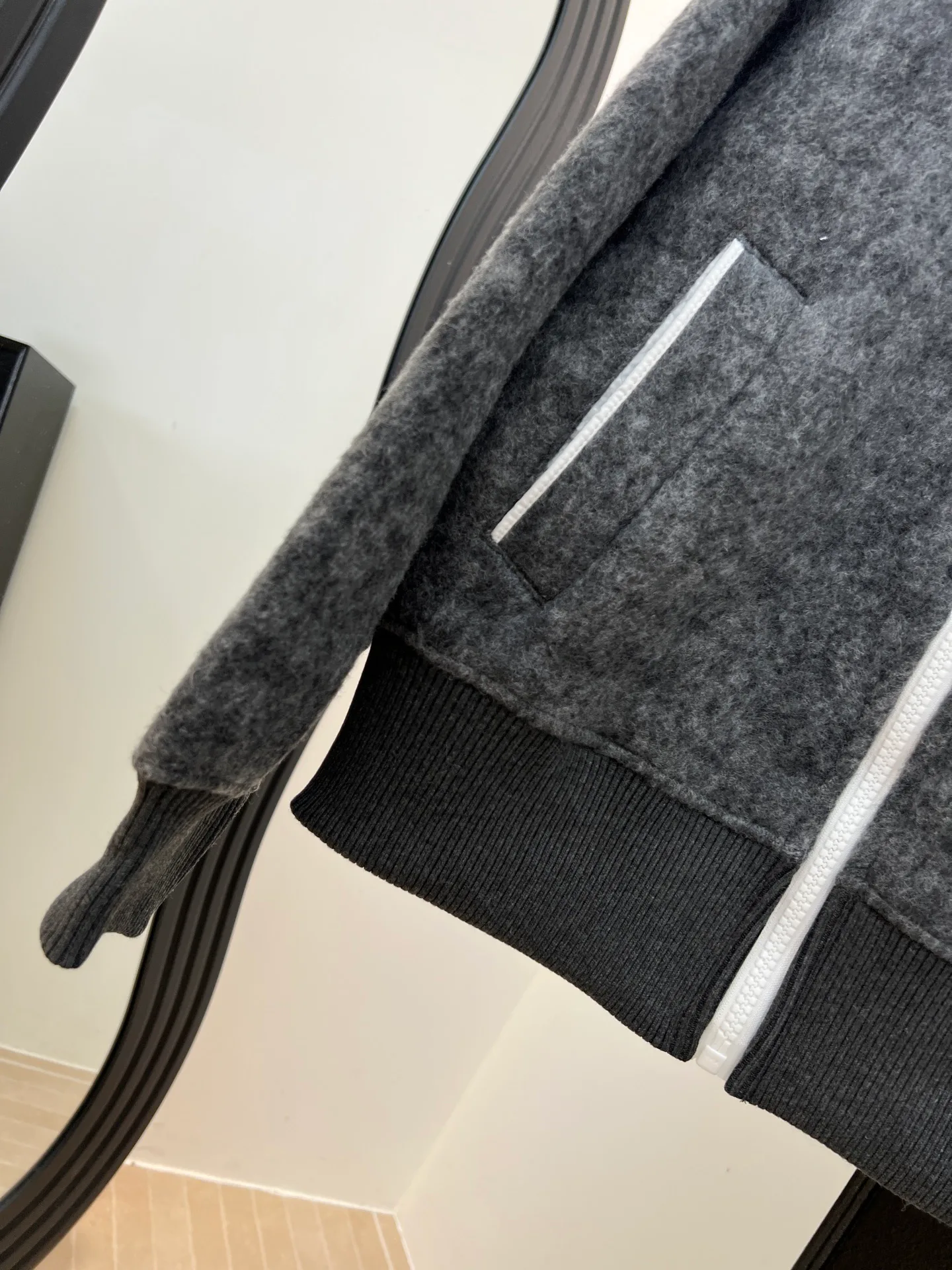 Куртки И Пуховики Женские Canada Goose 17923099