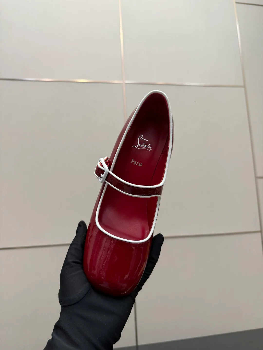 Туфли Женские Christian Louboutin 555383