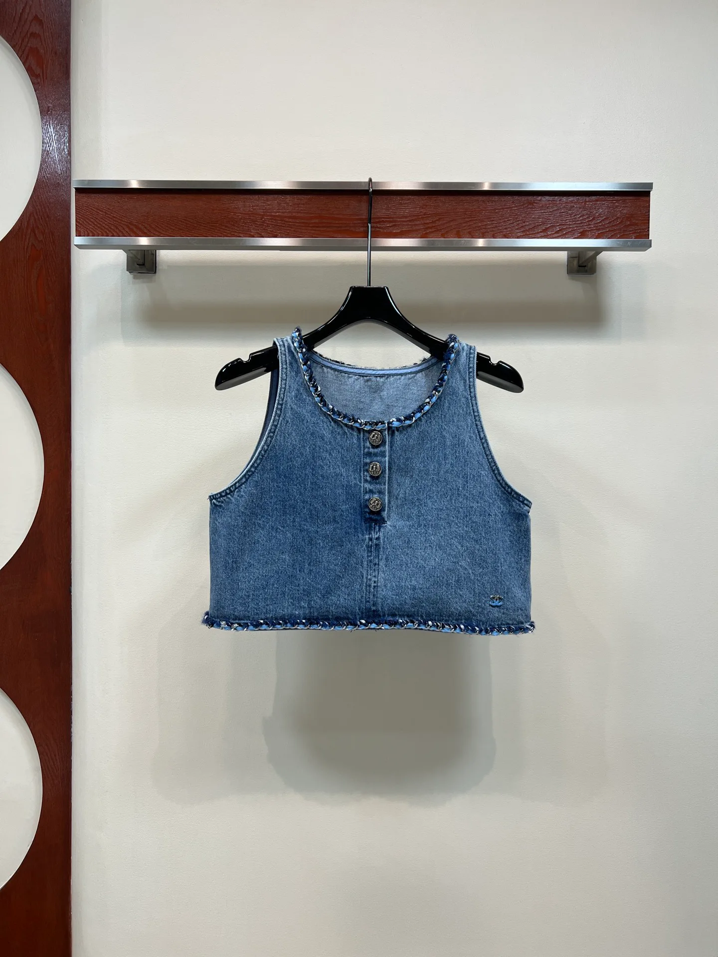 Жилеты Женские Chanel 11302052