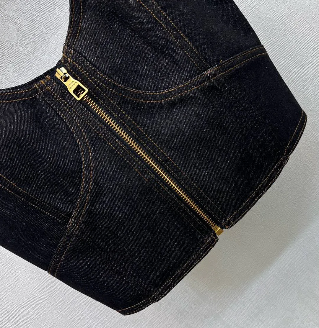 Топы Женские Louis Vuitton 1567686