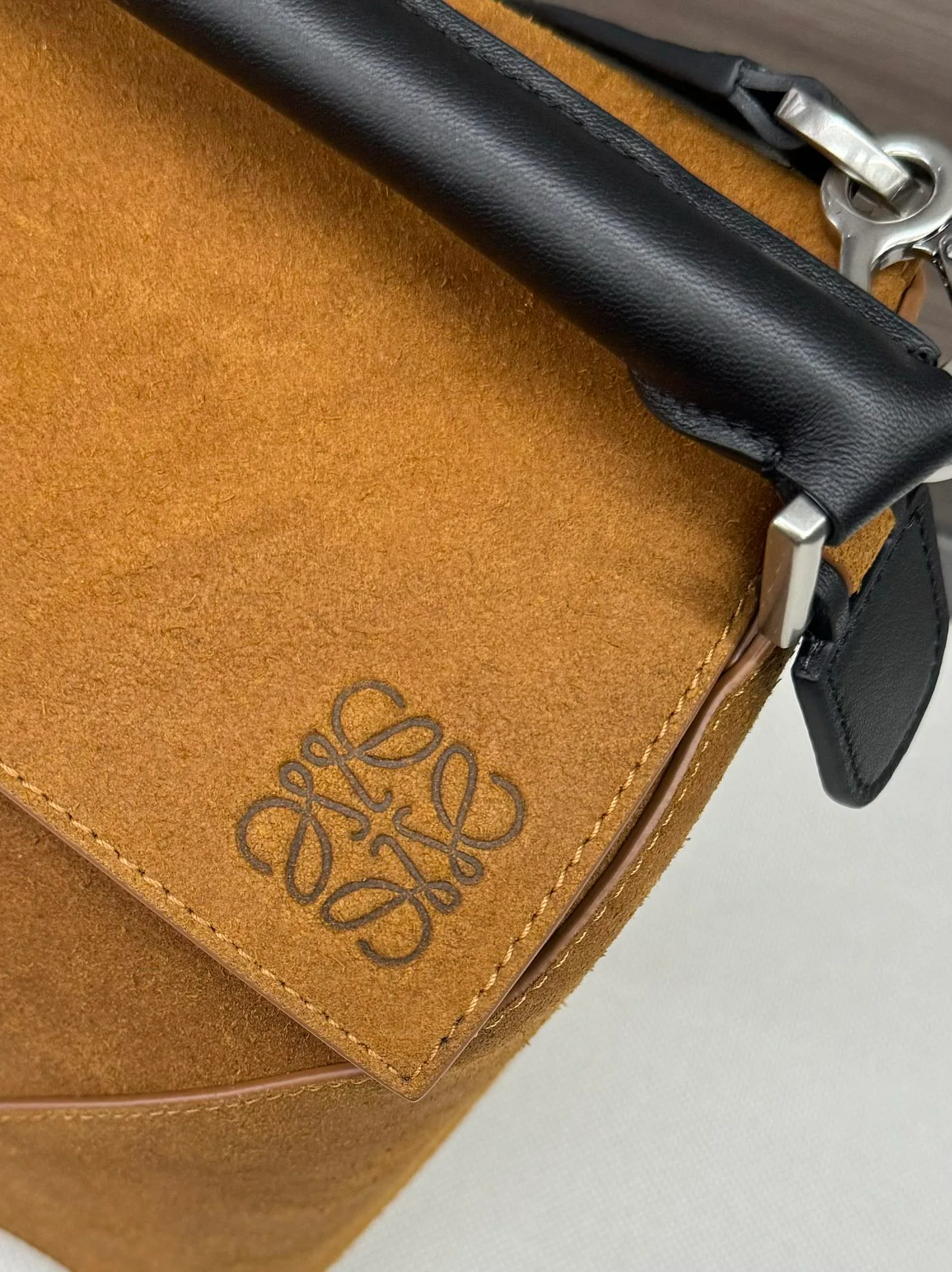 Классические Сумки Женские Loewe 18030367