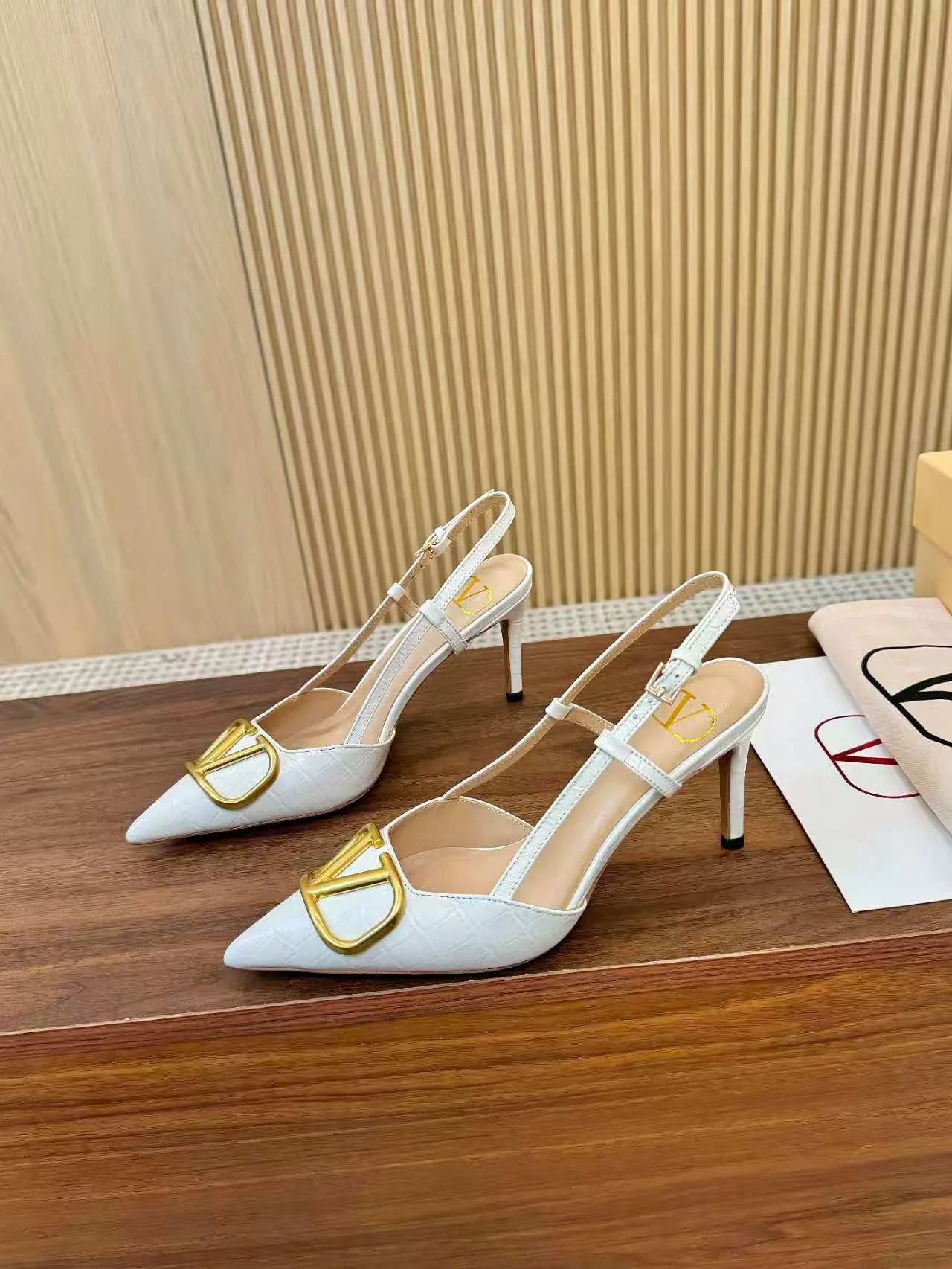Босоножки Женские Valentino 12156368