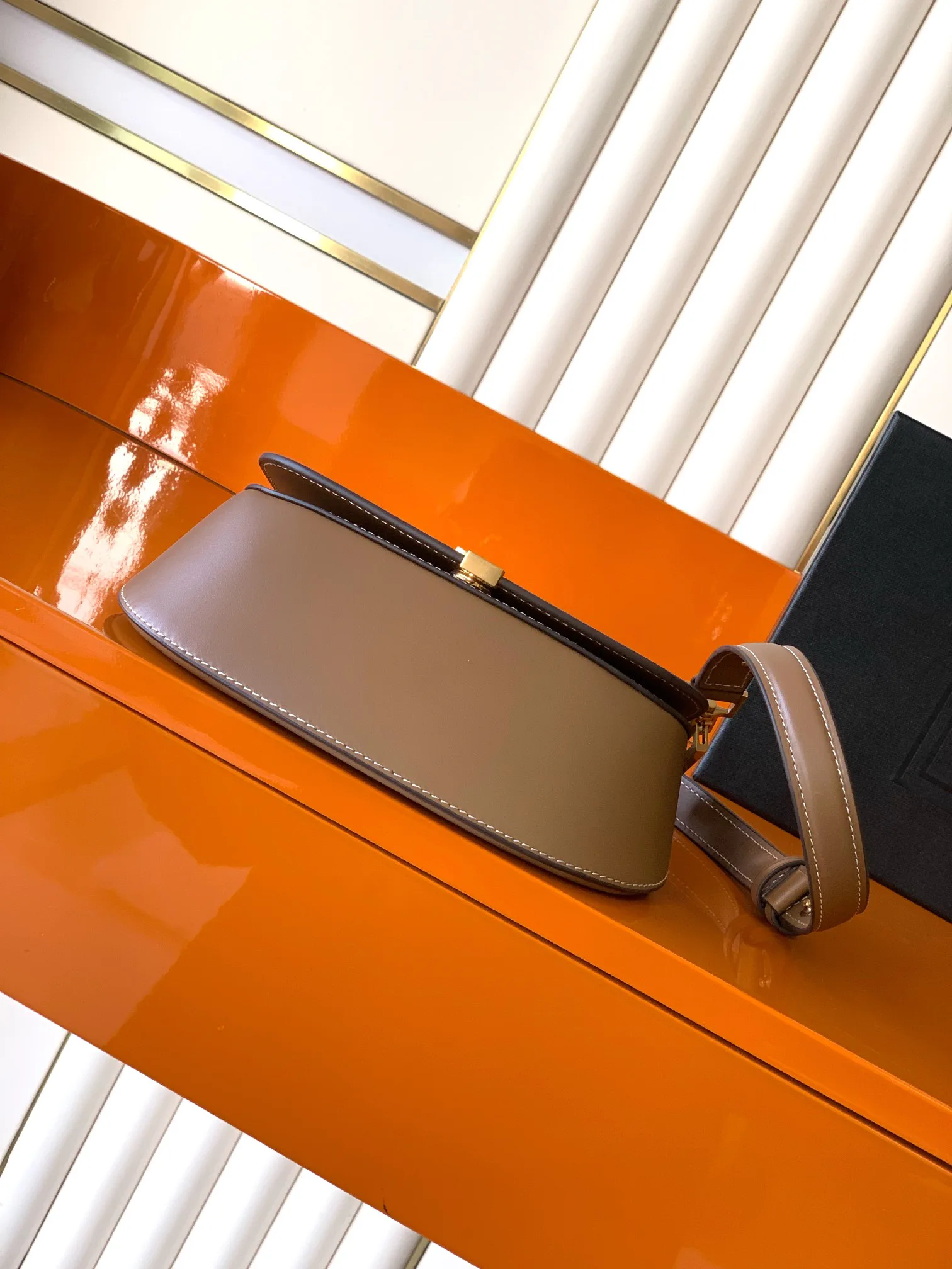 Сумки На Ремне Женские Saint Laurent 11309785