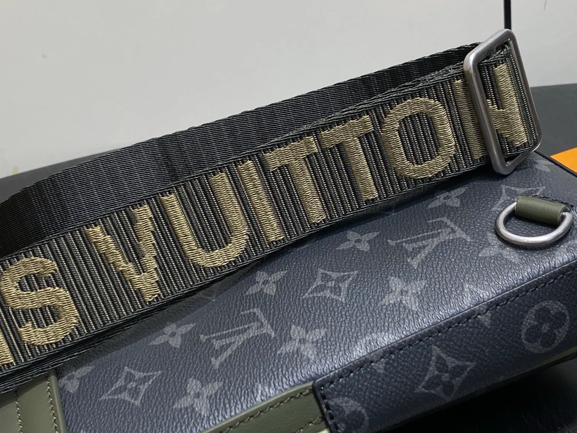 Сумки На Ремне Женские Louis Vuitton 17548262