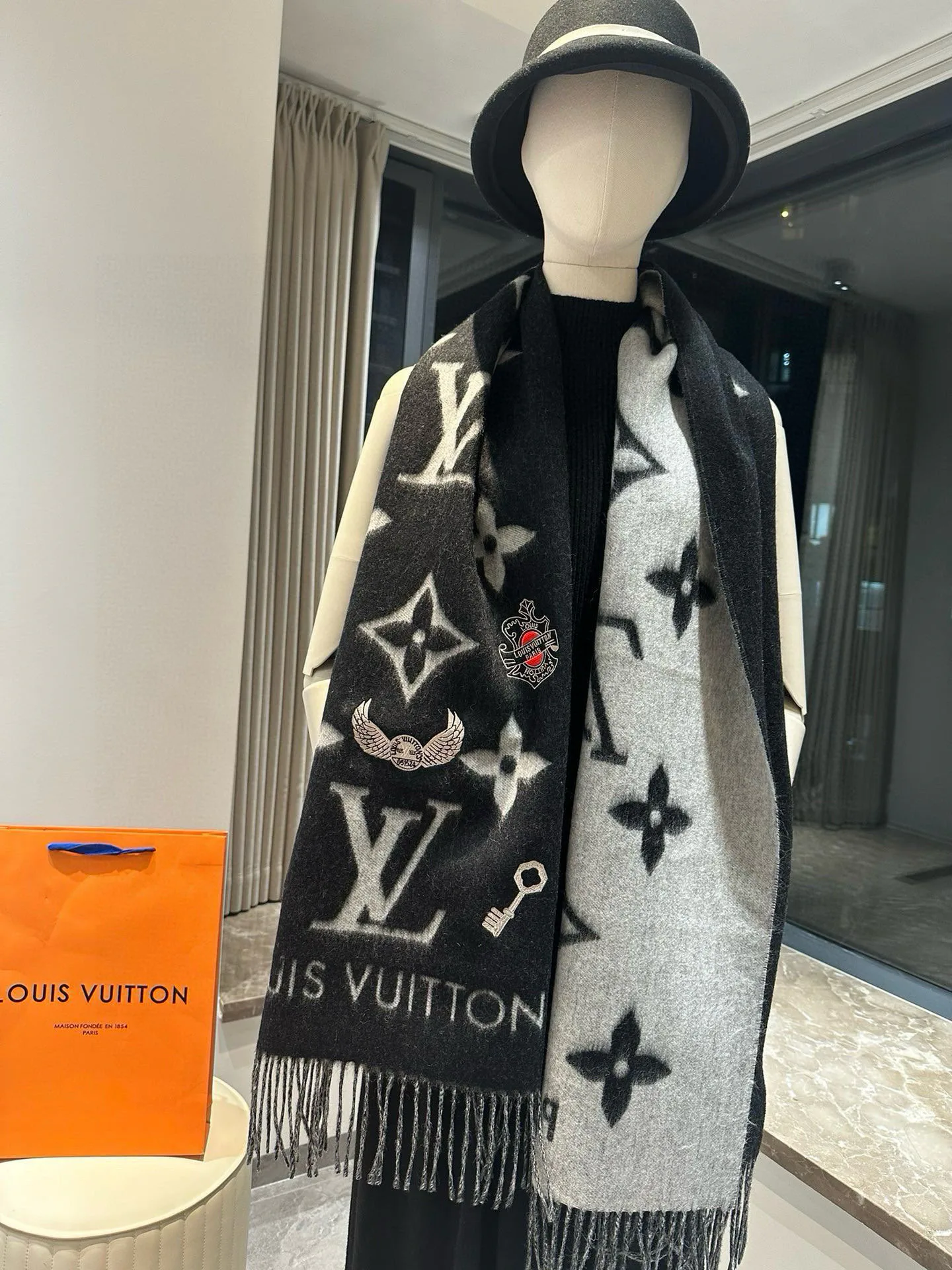 Шарфы Louis Vuitton 101124