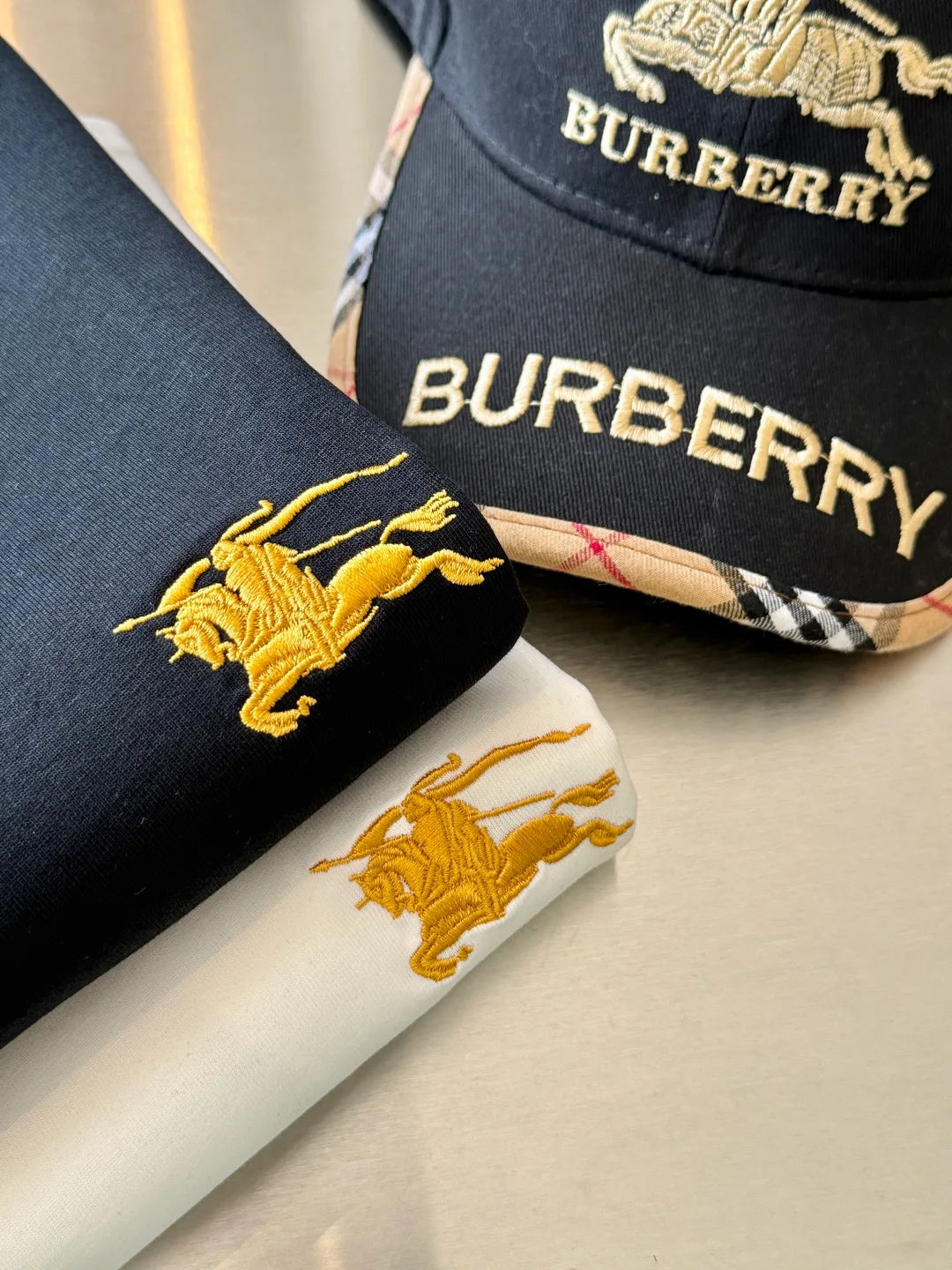 Футболки Женские Burberry 10151624