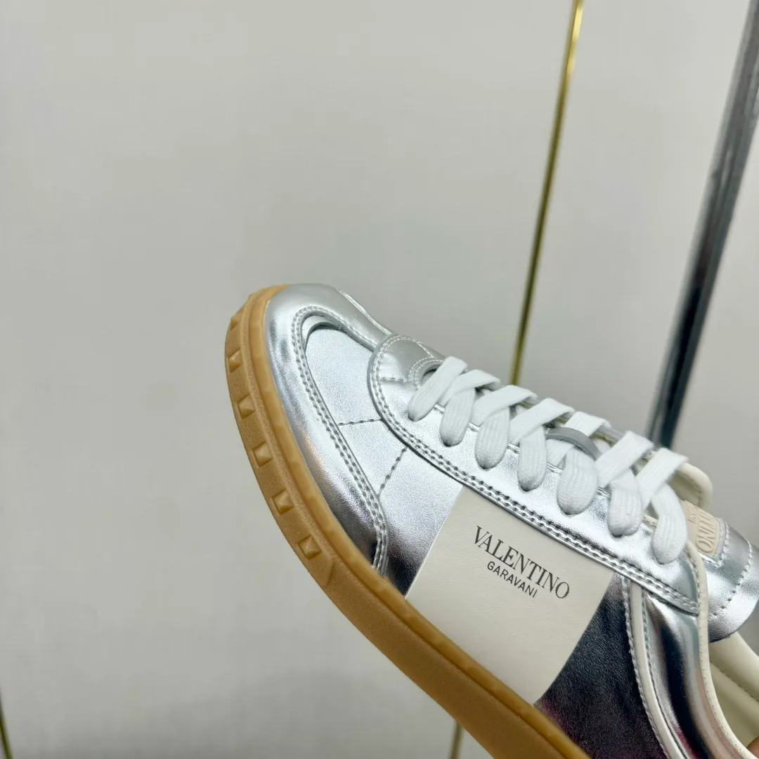Кроссовки Женские Valentino 17955028