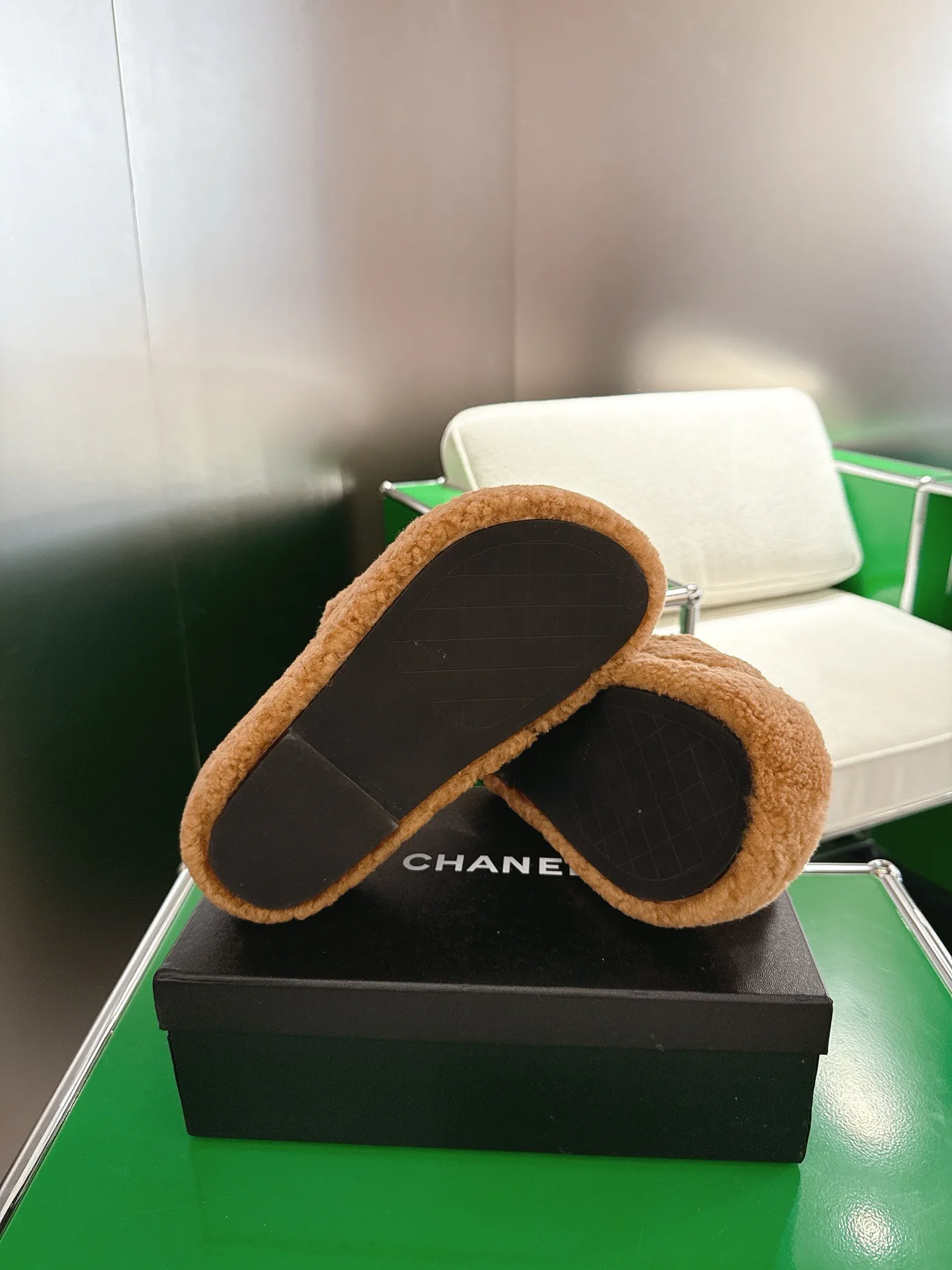 Тапочки Женские Chanel 18324616