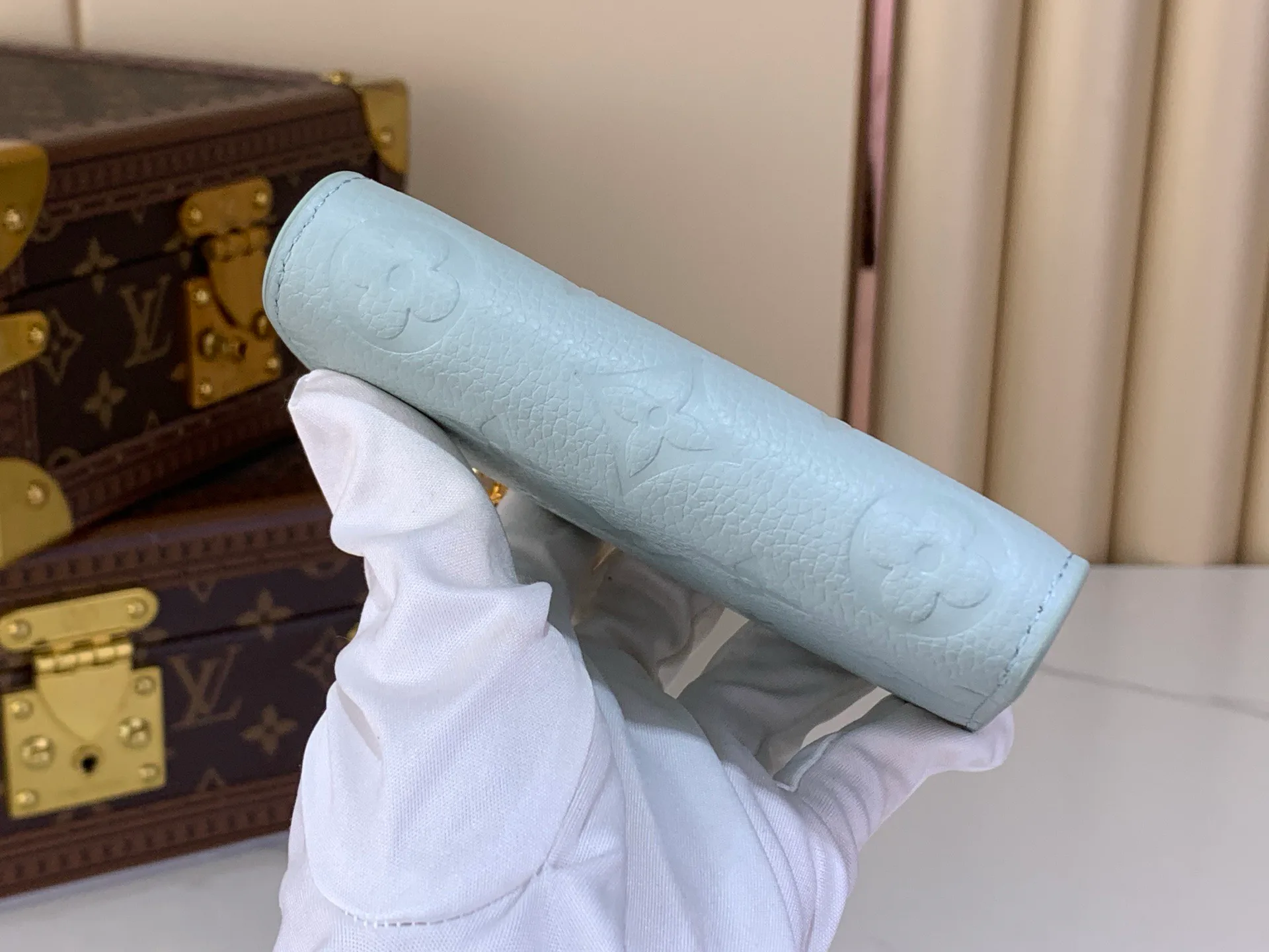 Клатчи Женские Louis Vuitton 13582760