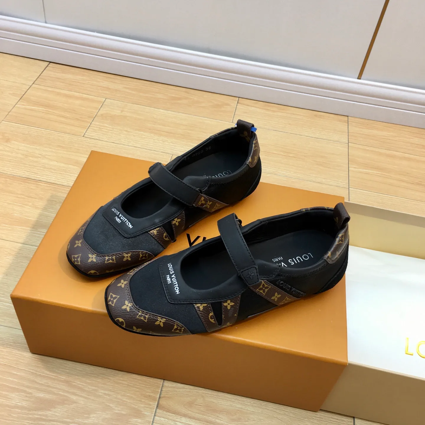Туфли Женские Louis Vuitton 11410206