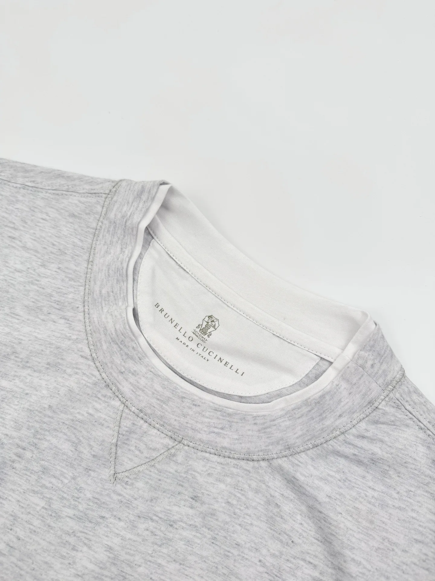 Футболки Женские Brunello Cucinelli 5889927