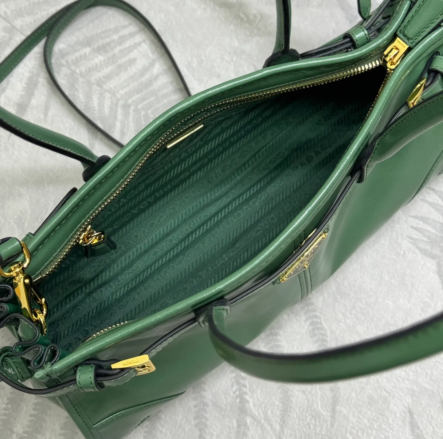 Классические Сумки Женские Prada 11462500