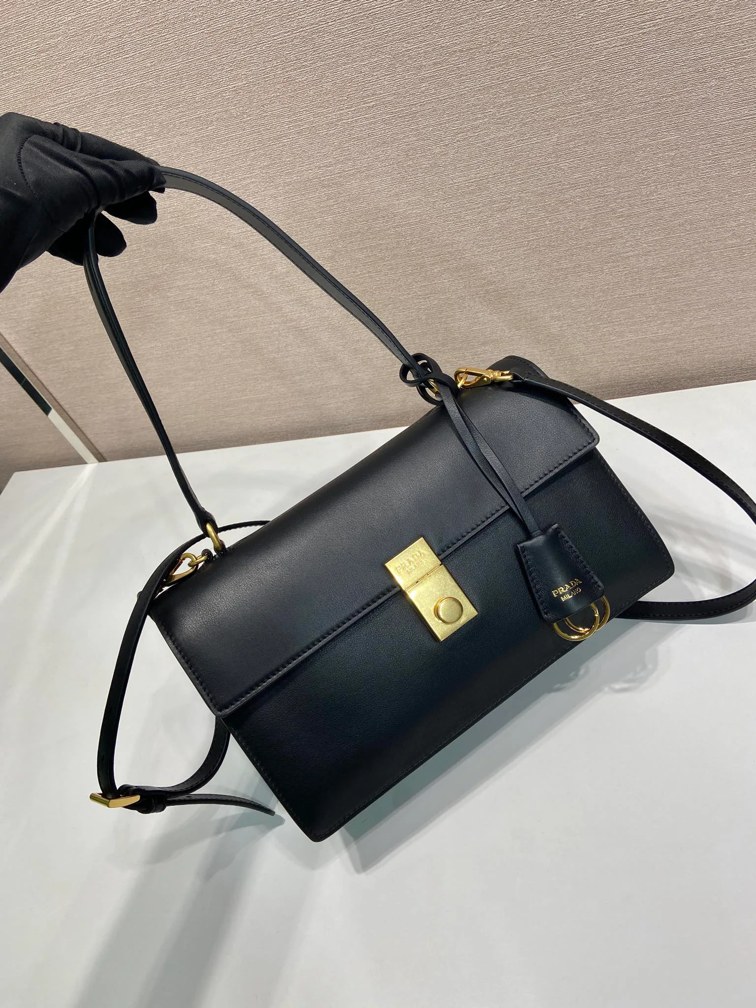 Классические Сумки Женские Prada 21342