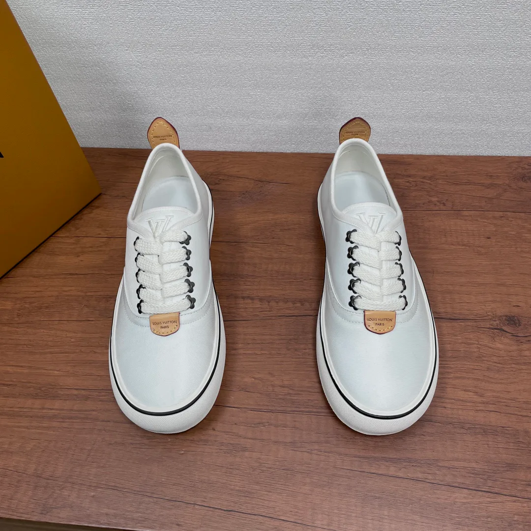 Кроссовки Мужские Louis Vuitton 18626481