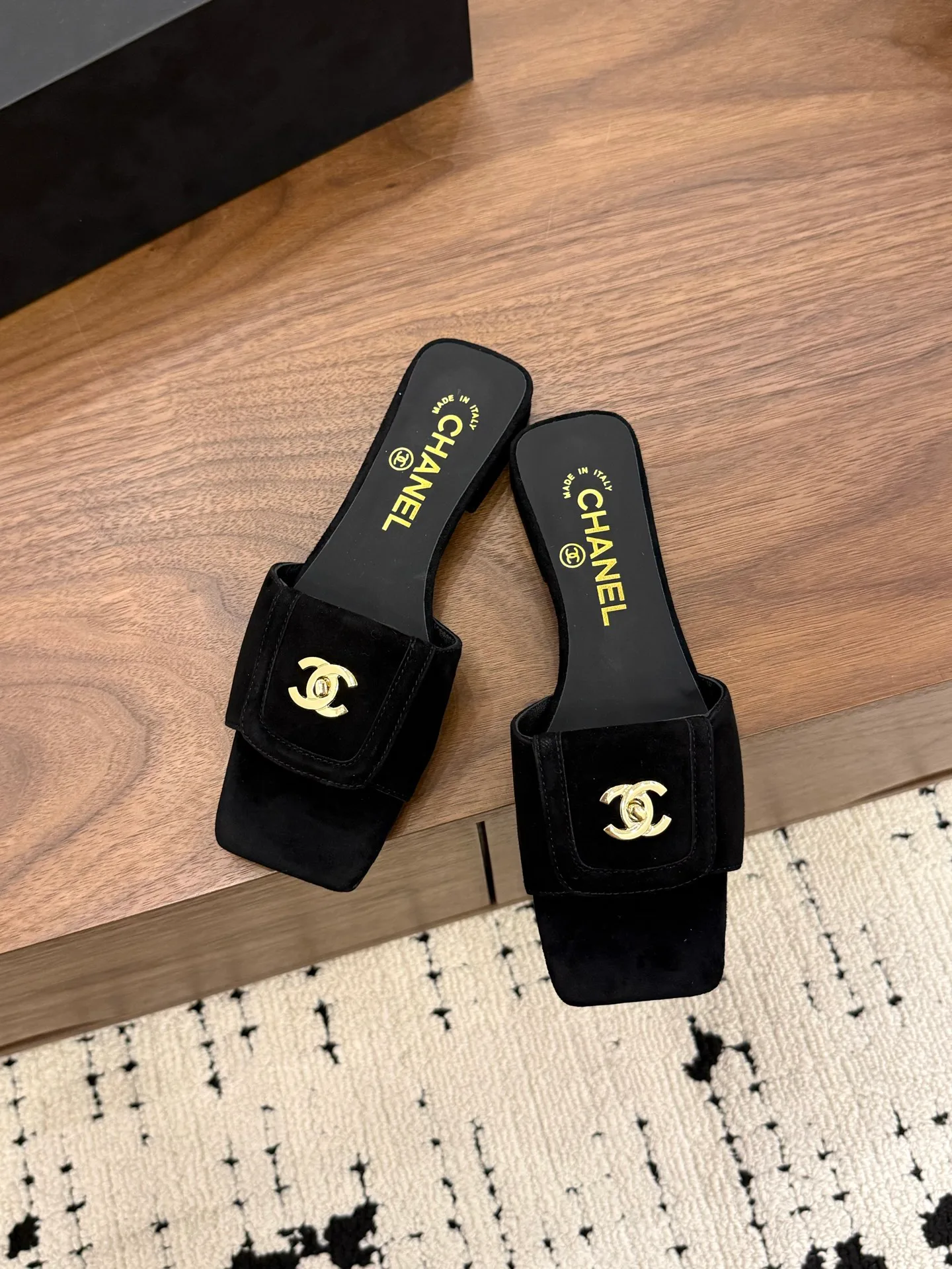 Сандалии Женские Chanel 13444885