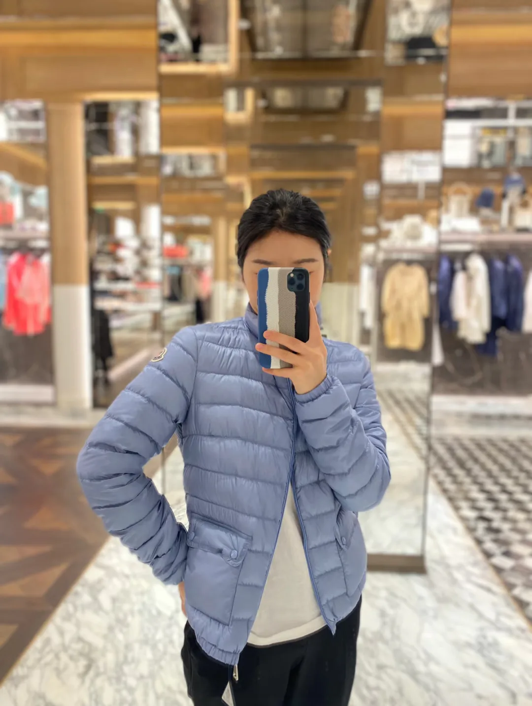 Куртки И Пуховики Женские Moncler 18989600