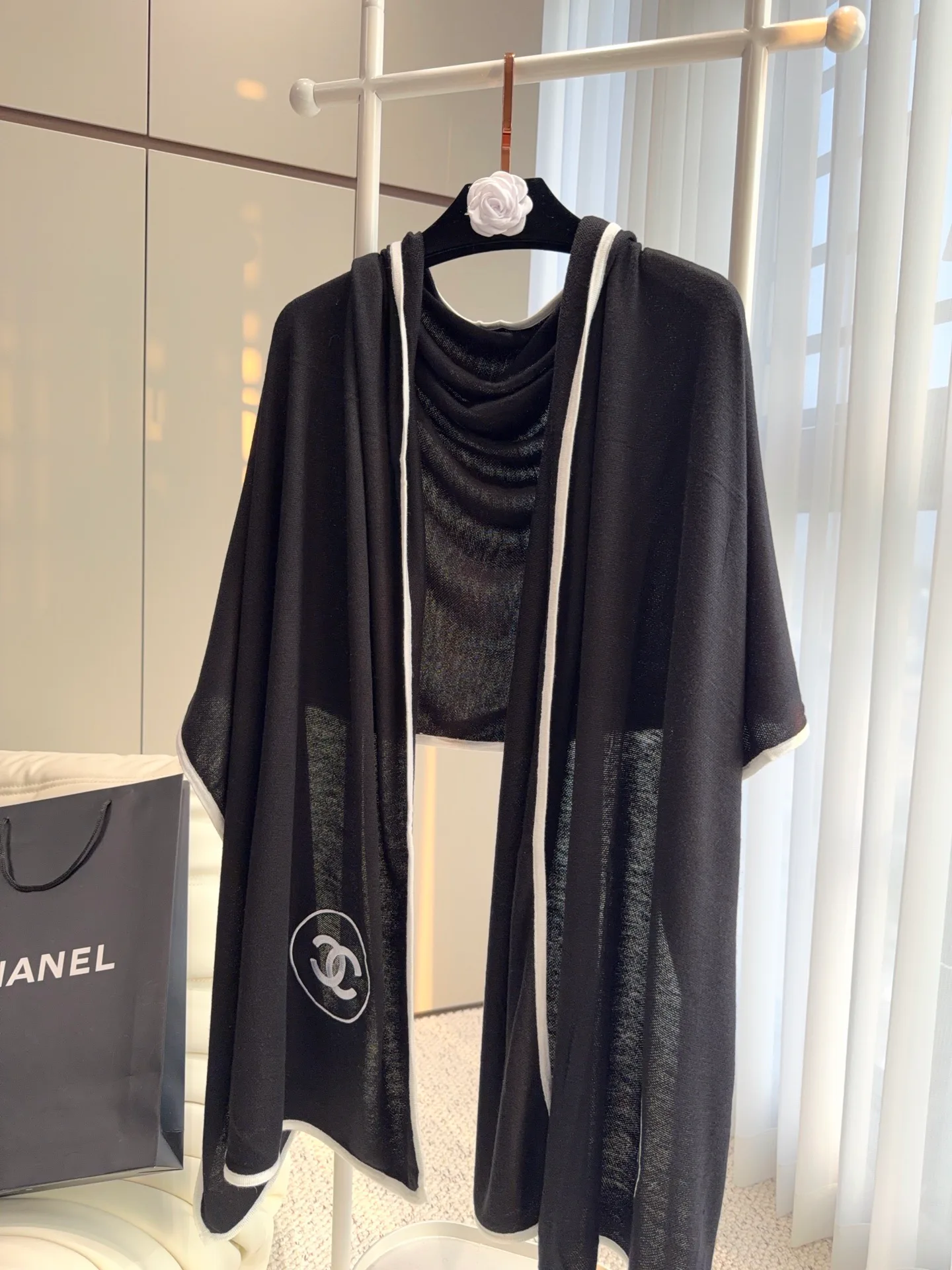 Шарфы Chanel 18675760