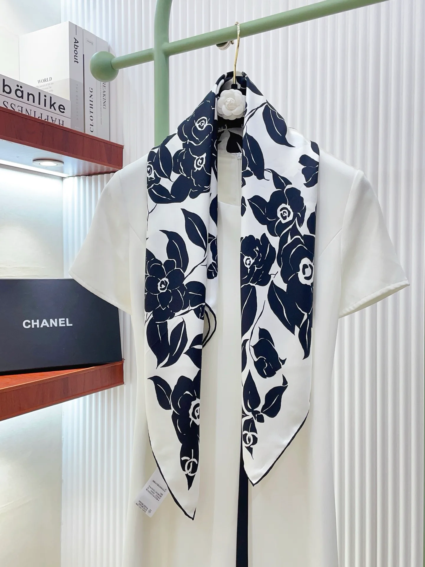 Платки Chanel 13119715