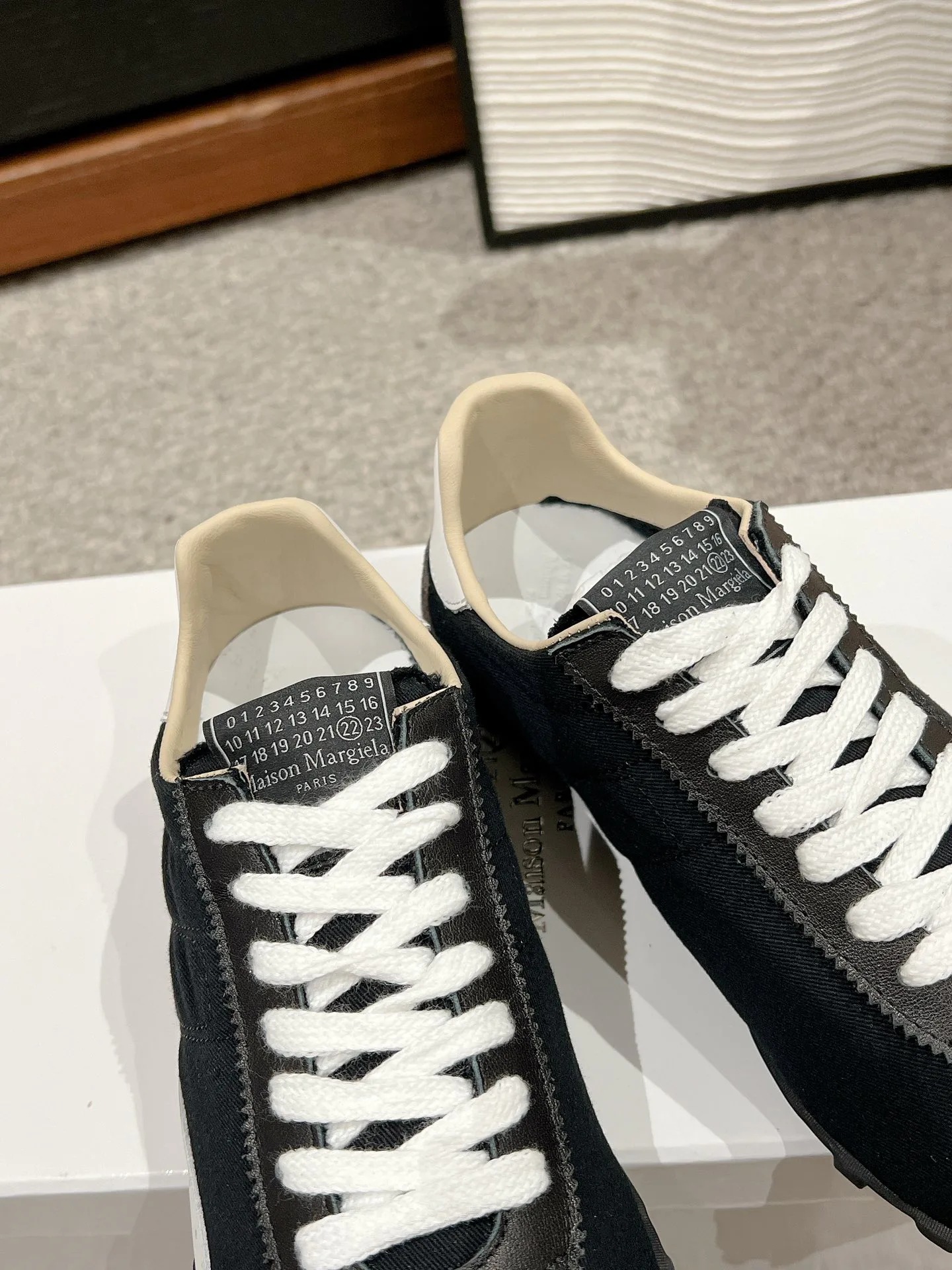 Кроссовки Женские Maison Margiela 23405