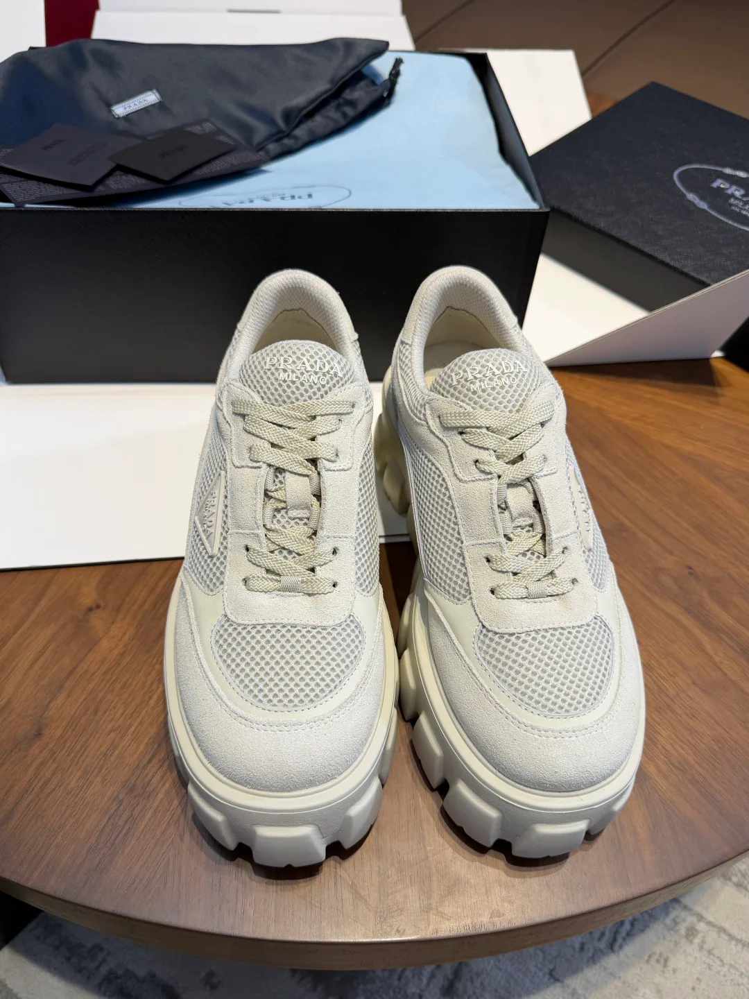 Кроссовки Женские Prada 18750281