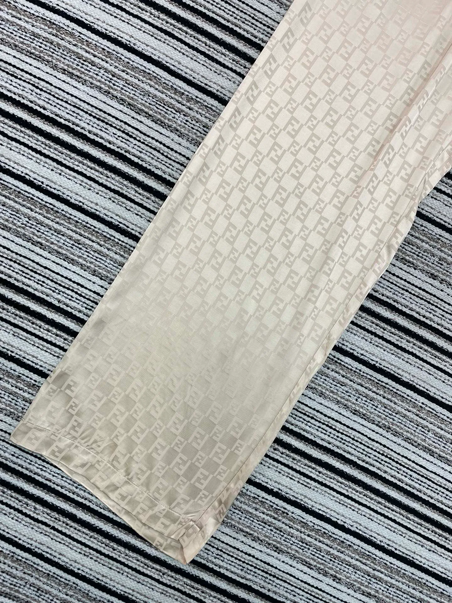 Брюки Женские Fendi 11181624