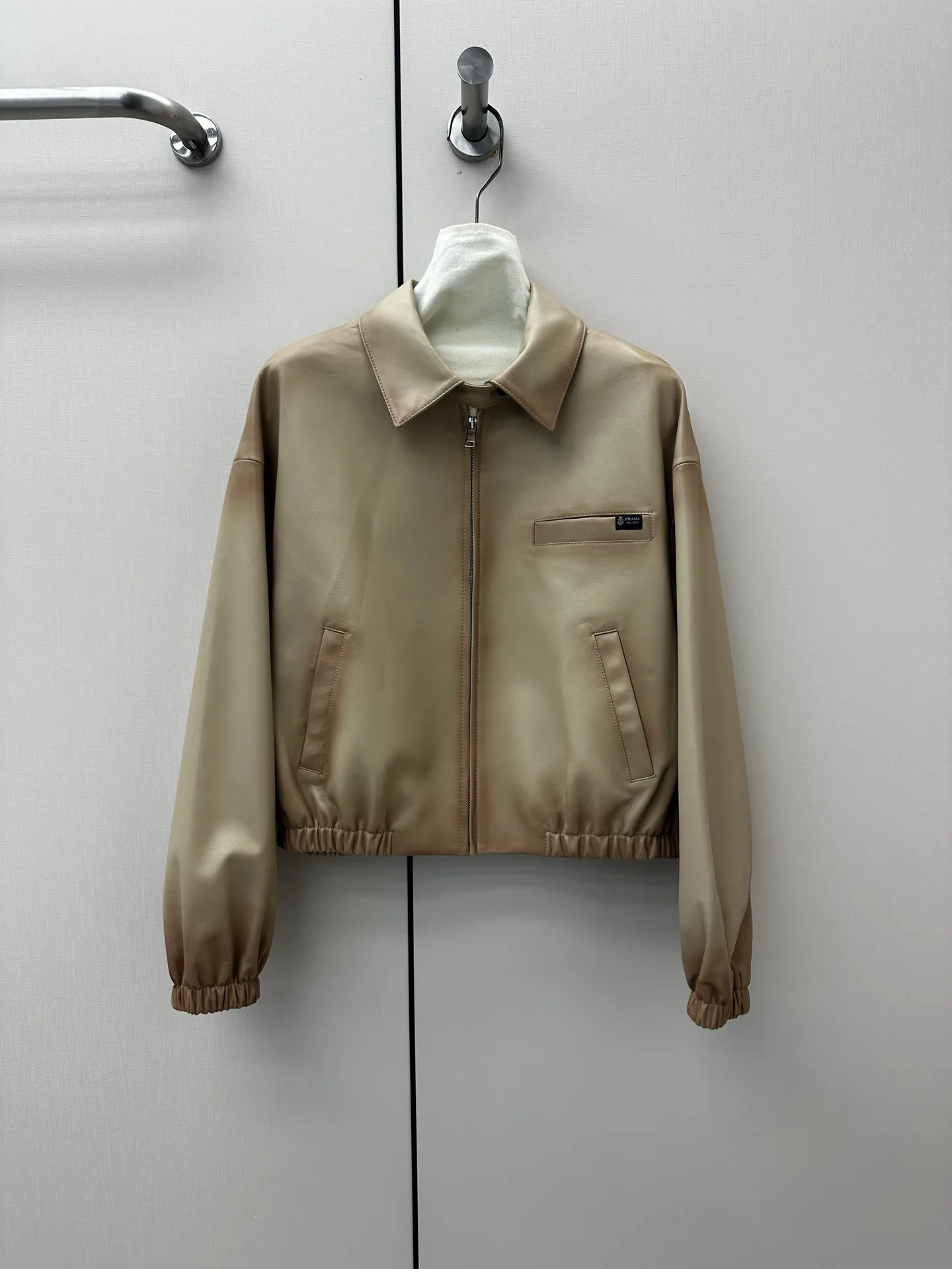 Кожаные Куртки И Дублёнки Женские Prada 16984557