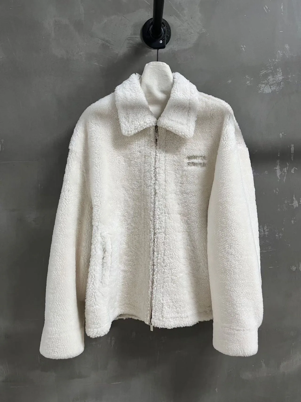 Кожаные Куртки И Дублёнки Женские Miu Miu 150196