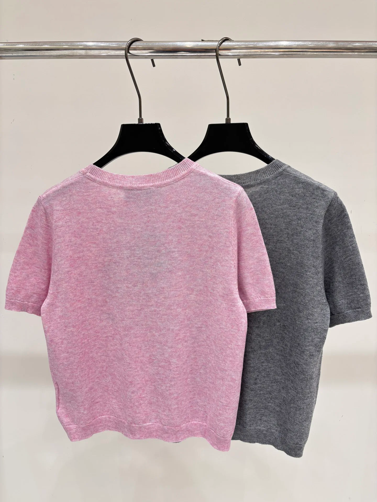 Футболки Женские Prada 17603862