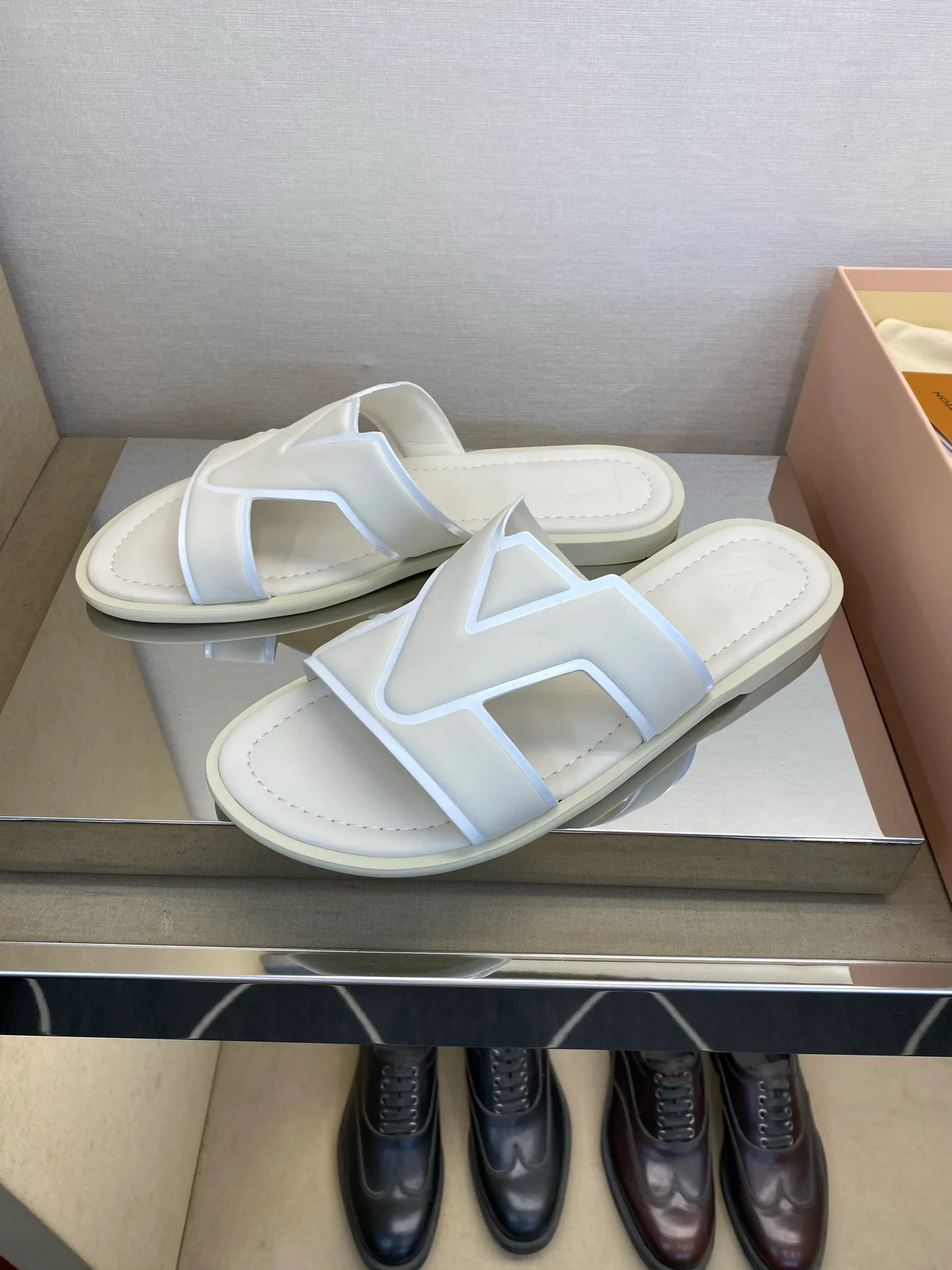 Шлепанцы Мужские Louis Vuitton 13080175