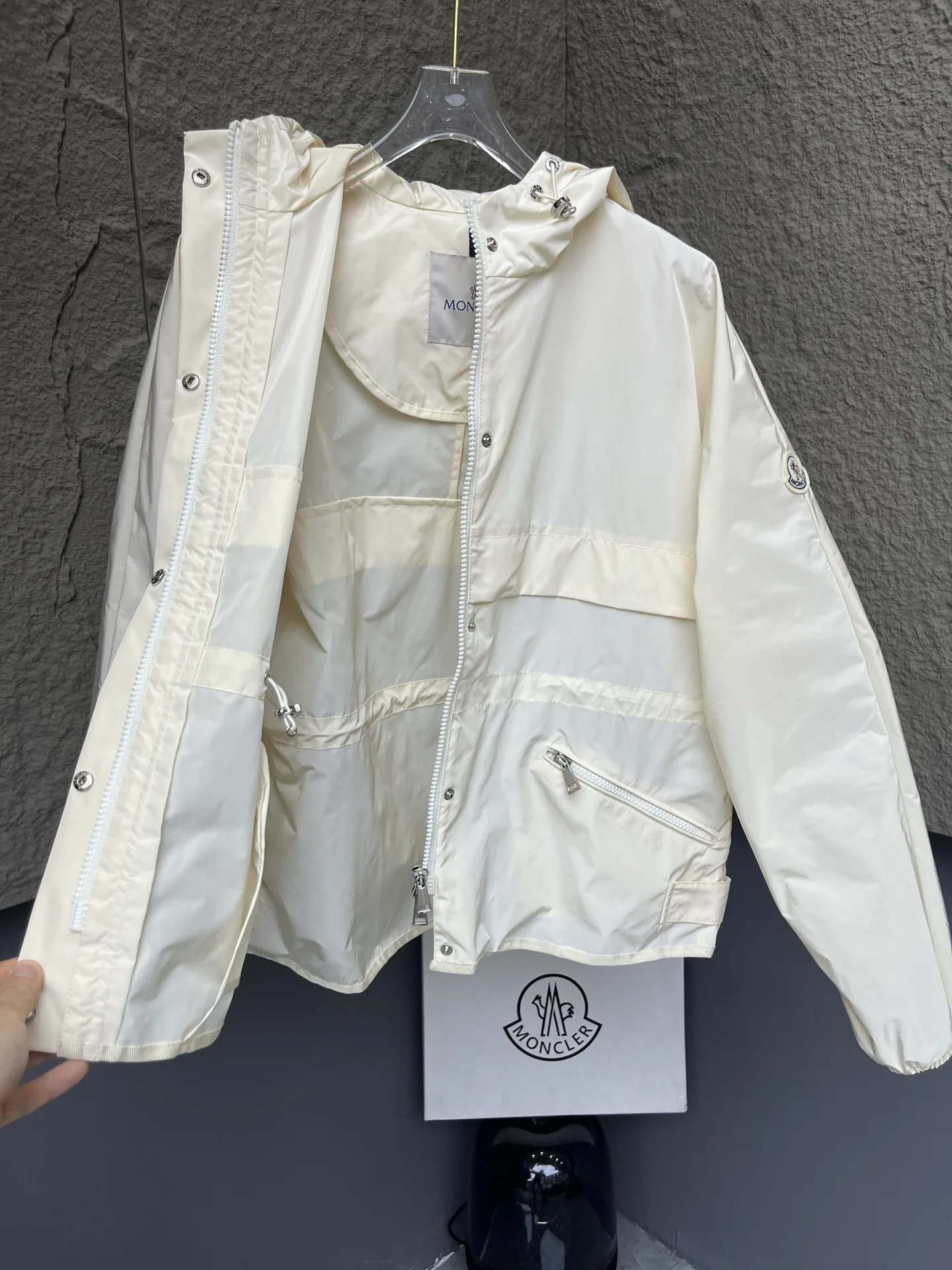 Куртки И Пуховики Женские Moncler 12097898
