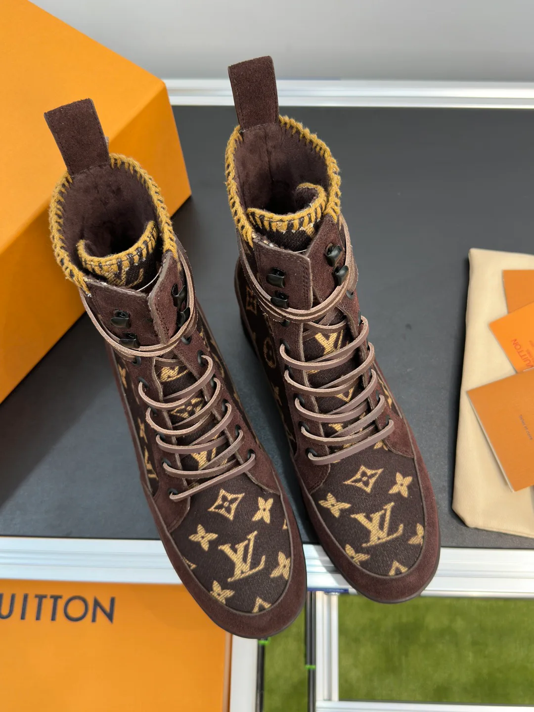 Ботинки Женские Louis Vuitton 18741624