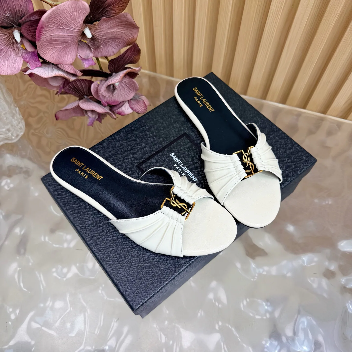 Шлепанцы Женские Saint Laurent 12859210