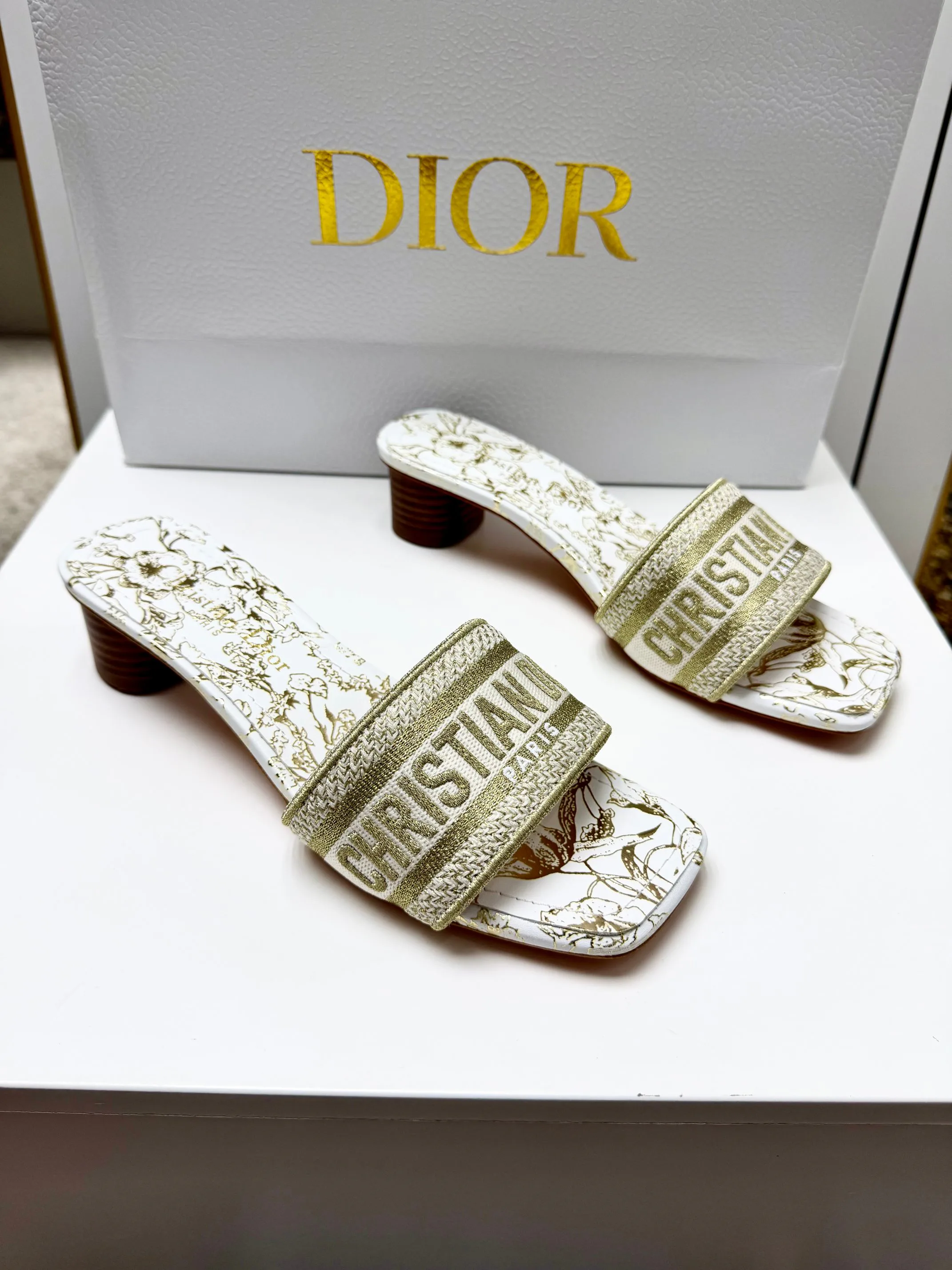 Тапочки Женские Christian Dior 12879953