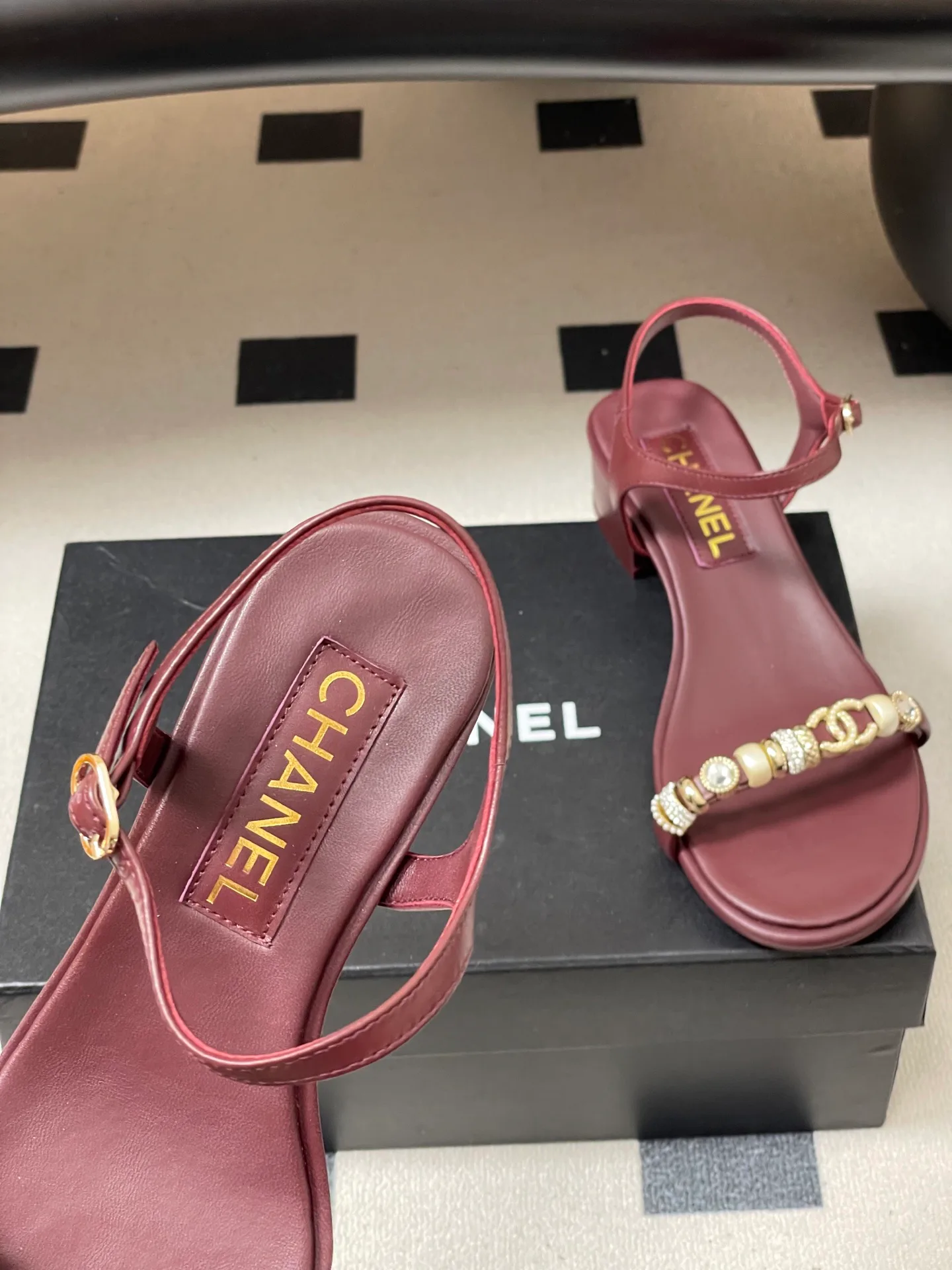 Босоножки Женские Chanel 11684448