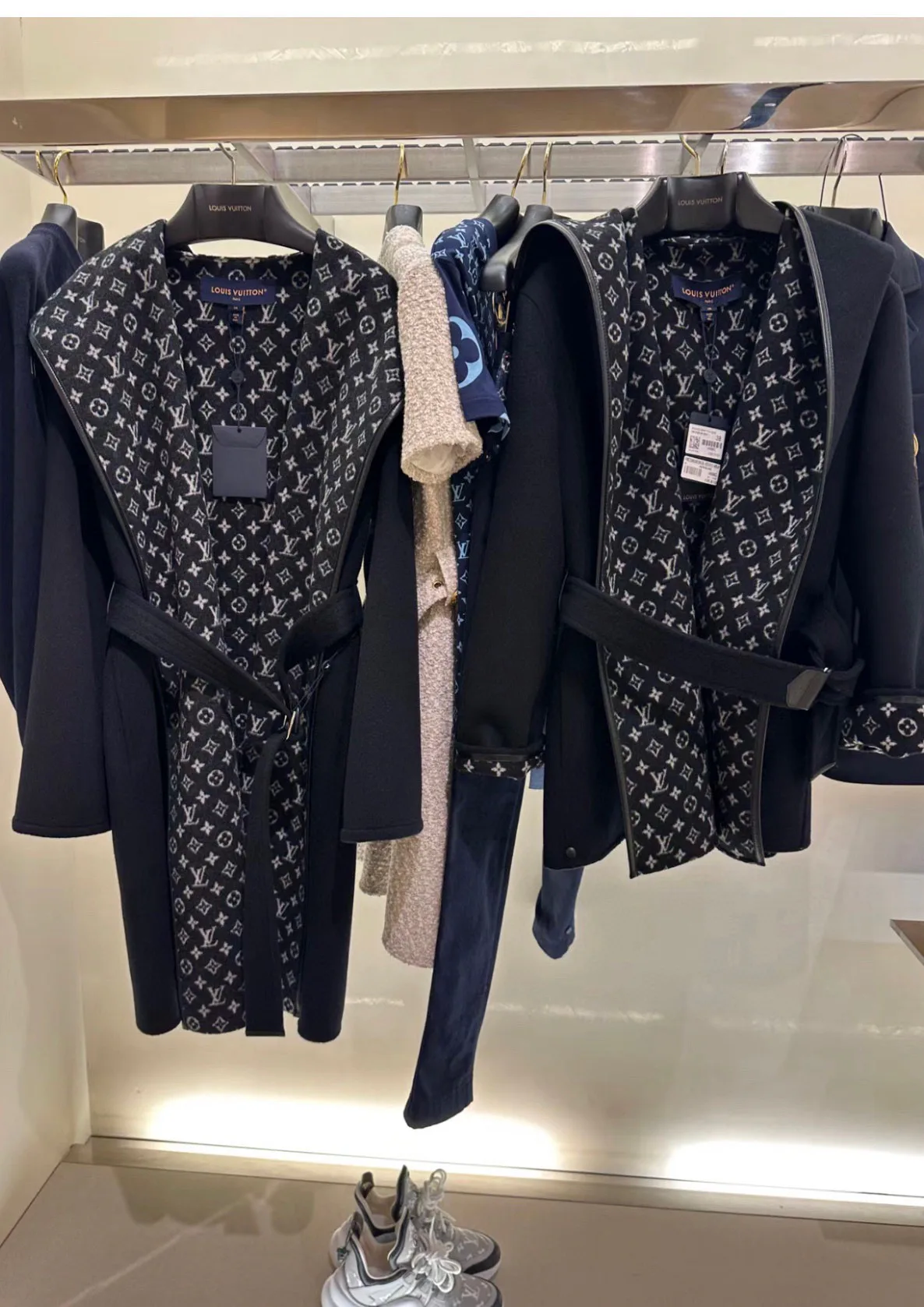 Пальто Женские Louis Vuitton 18601476