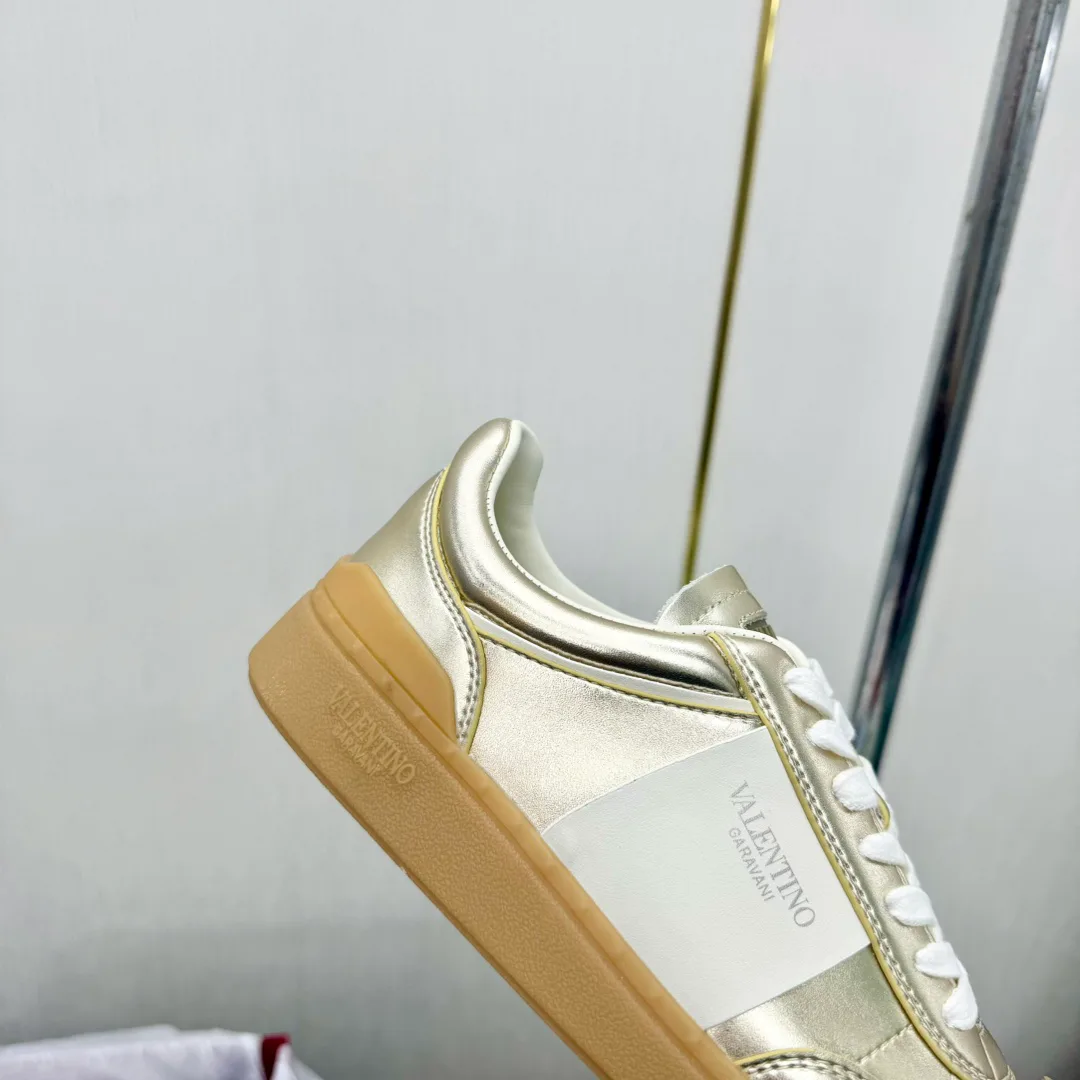 Кроссовки Женские Valentino 17955030